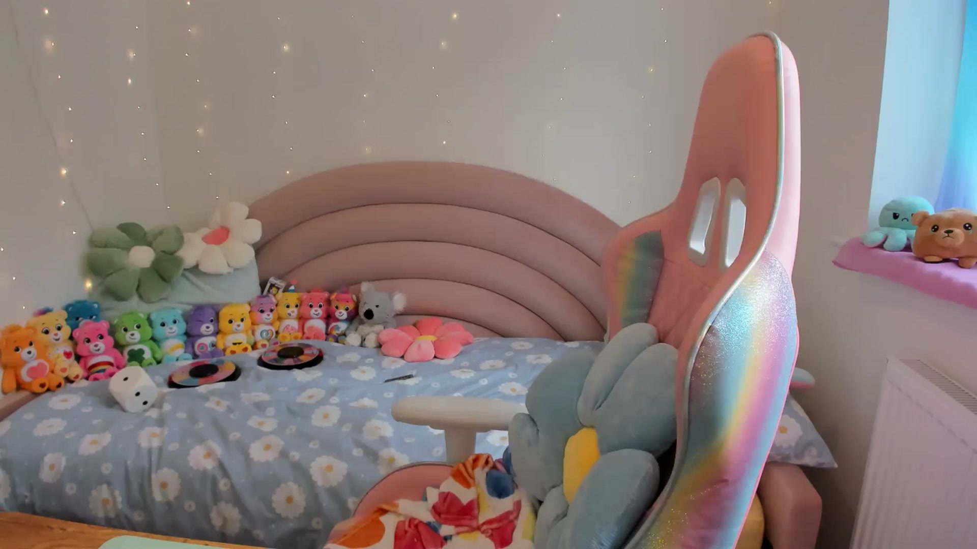 Gallery image thumbnail from JessieBear_'s myfreecams stream on, 07/30/2024, 13:16 image 20 of 20