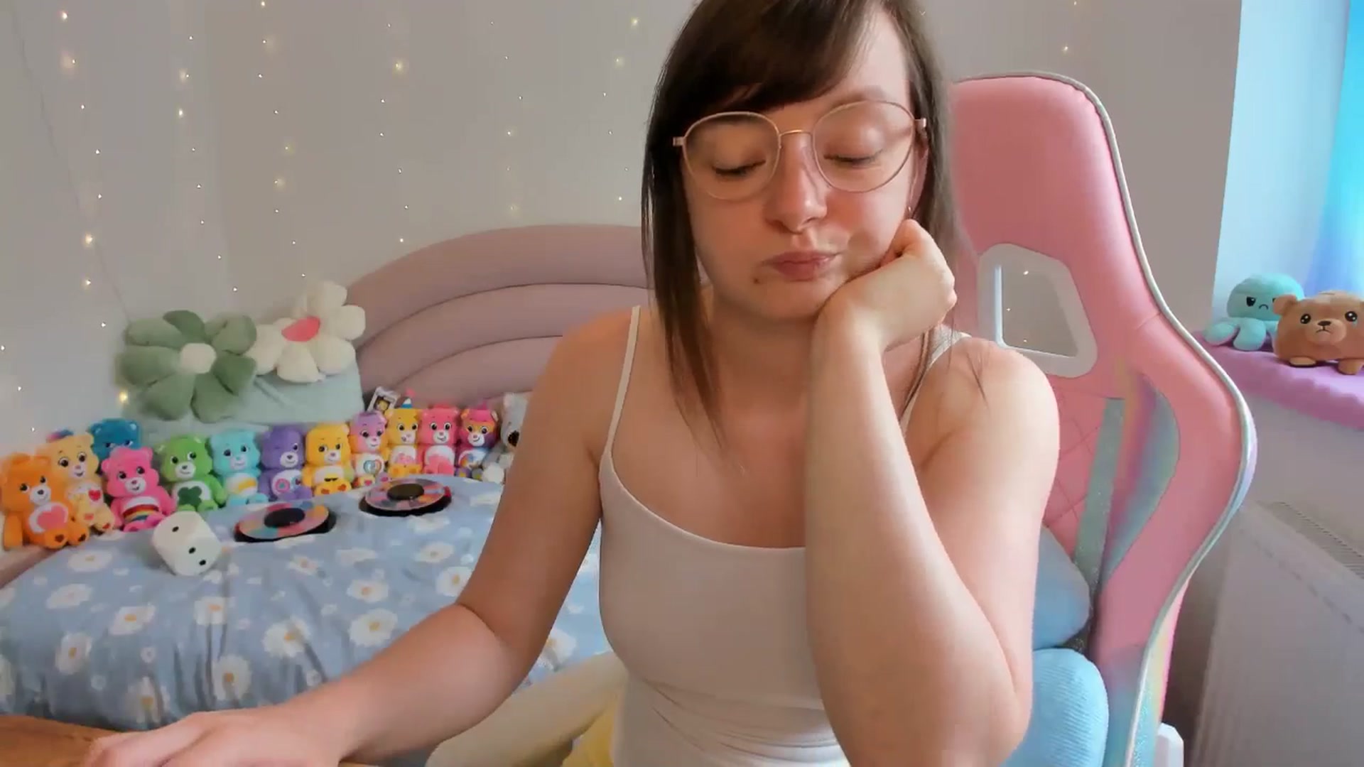 Gallery image thumbnail from JessieBear_'s myfreecams stream on, 07/30/2024, 15:22 image 5 of 20