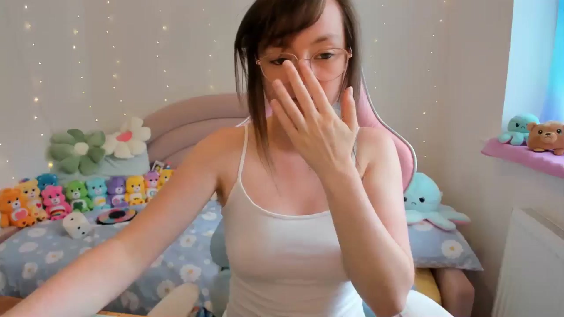 Gallery image thumbnail from JessieBear_'s myfreecams stream on, 07/30/2024, 15:22 image 7 of 20