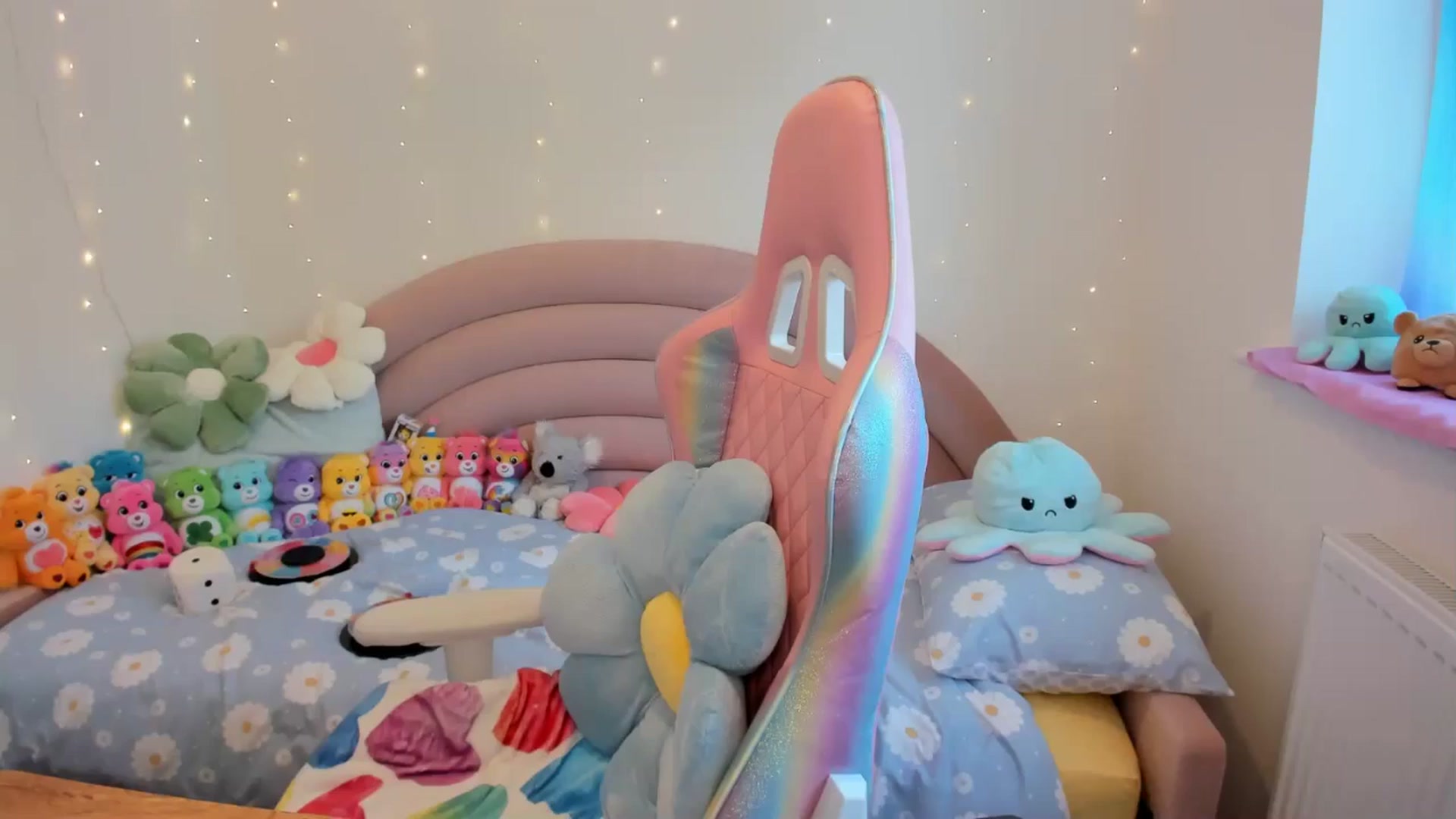 Gallery image thumbnail from JessieBear_'s myfreecams stream on, 08/01/2024, 15:56 image 16 of 20