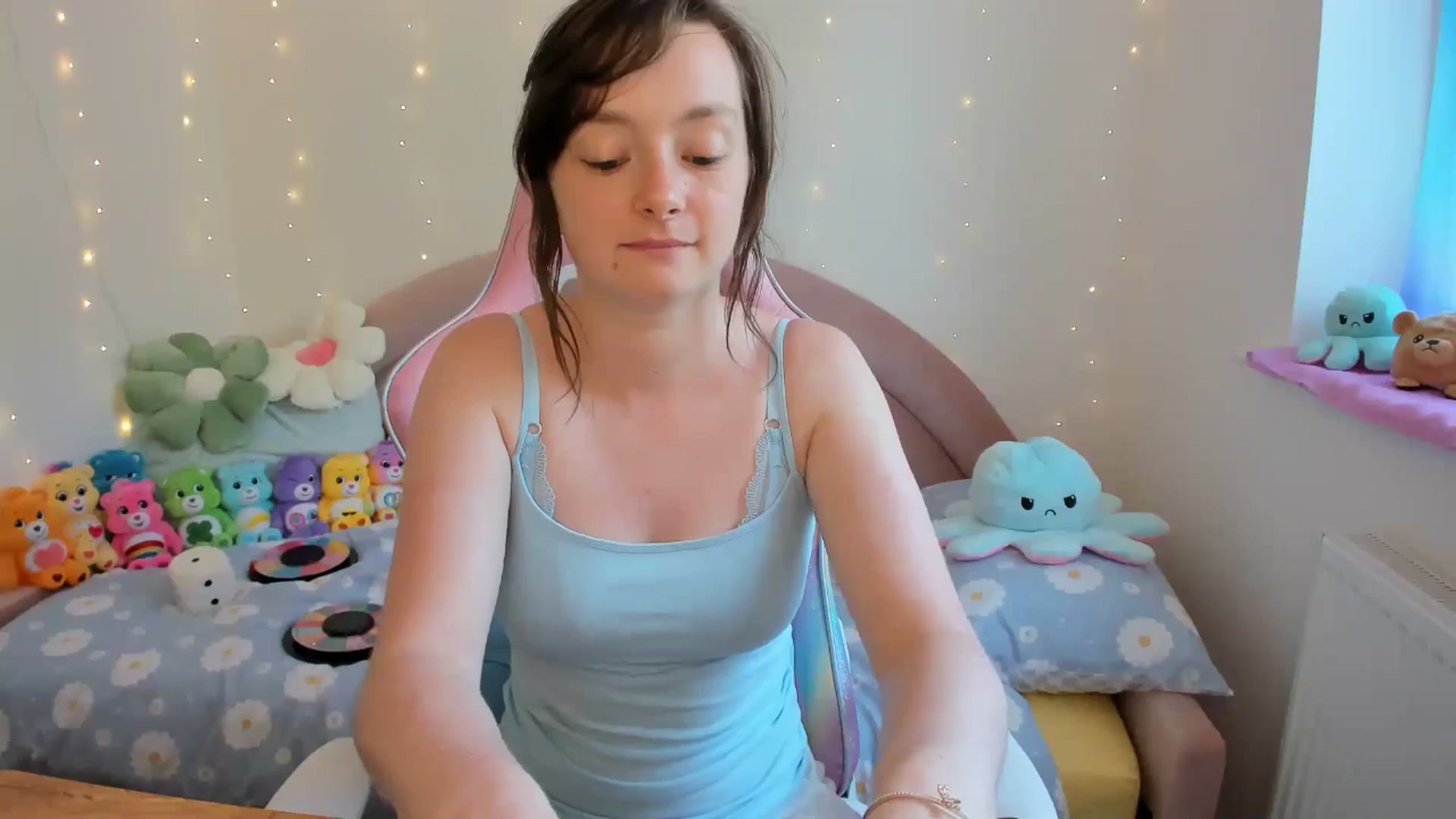 Gallery image thumbnail from JessieBear_'s myfreecams stream on, 08/01/2024, 16:59 image 9 of 20