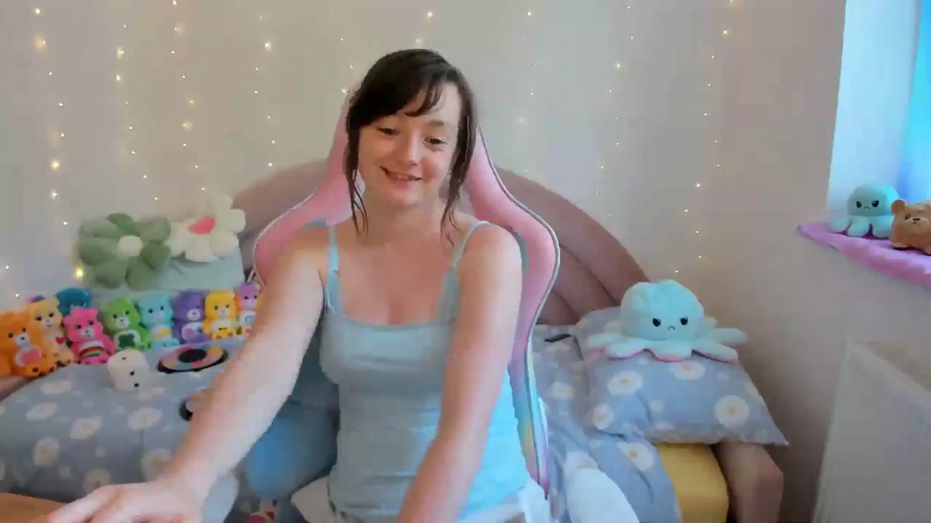 Gallery image thumbnail from JessieBear_'s myfreecams stream on, 08/01/2024, 16:59 image 7 of 20