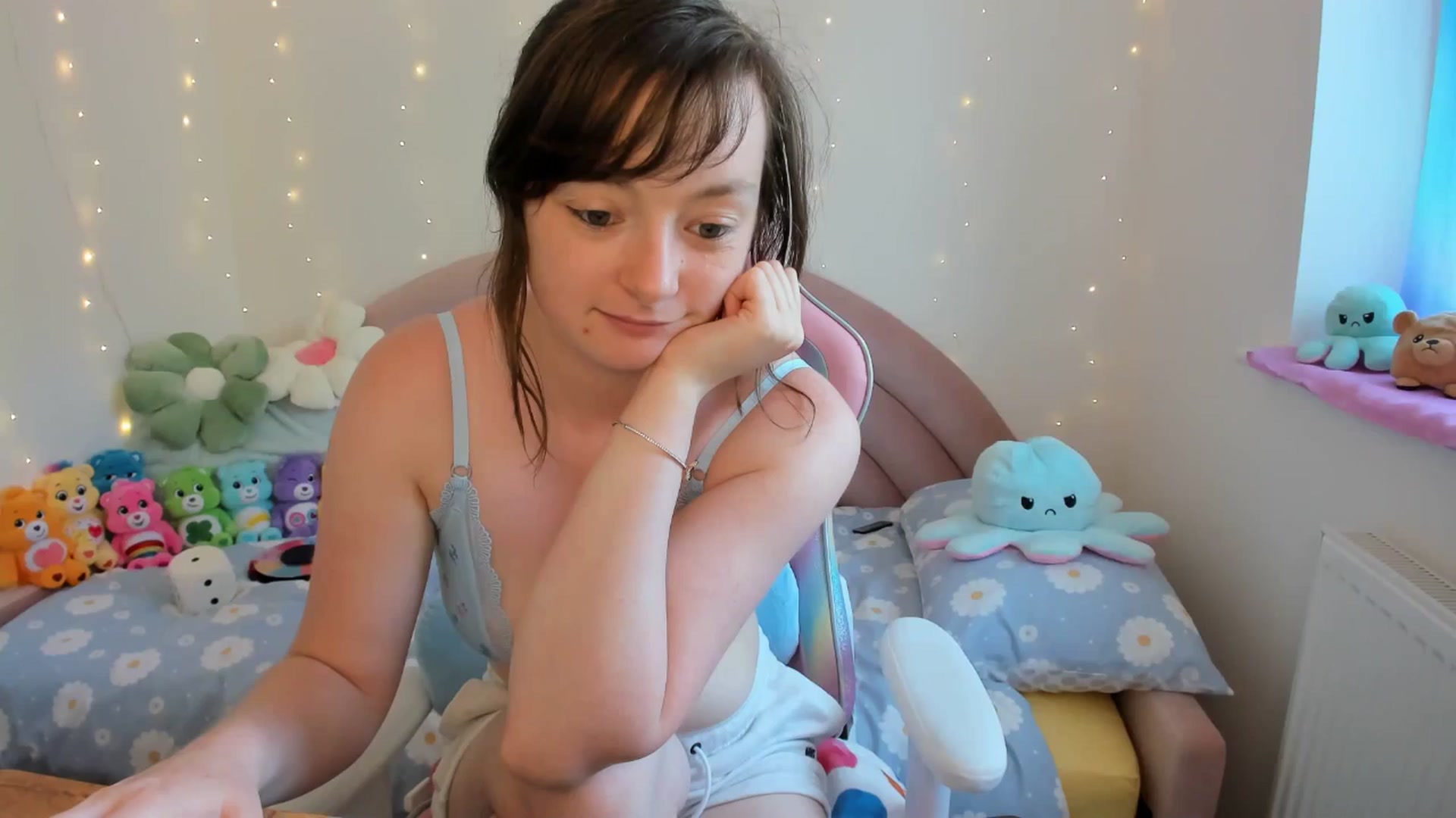 Gallery image thumbnail from JessieBear_'s myfreecams stream on, 08/01/2024, 16:59 image 12 of 20
