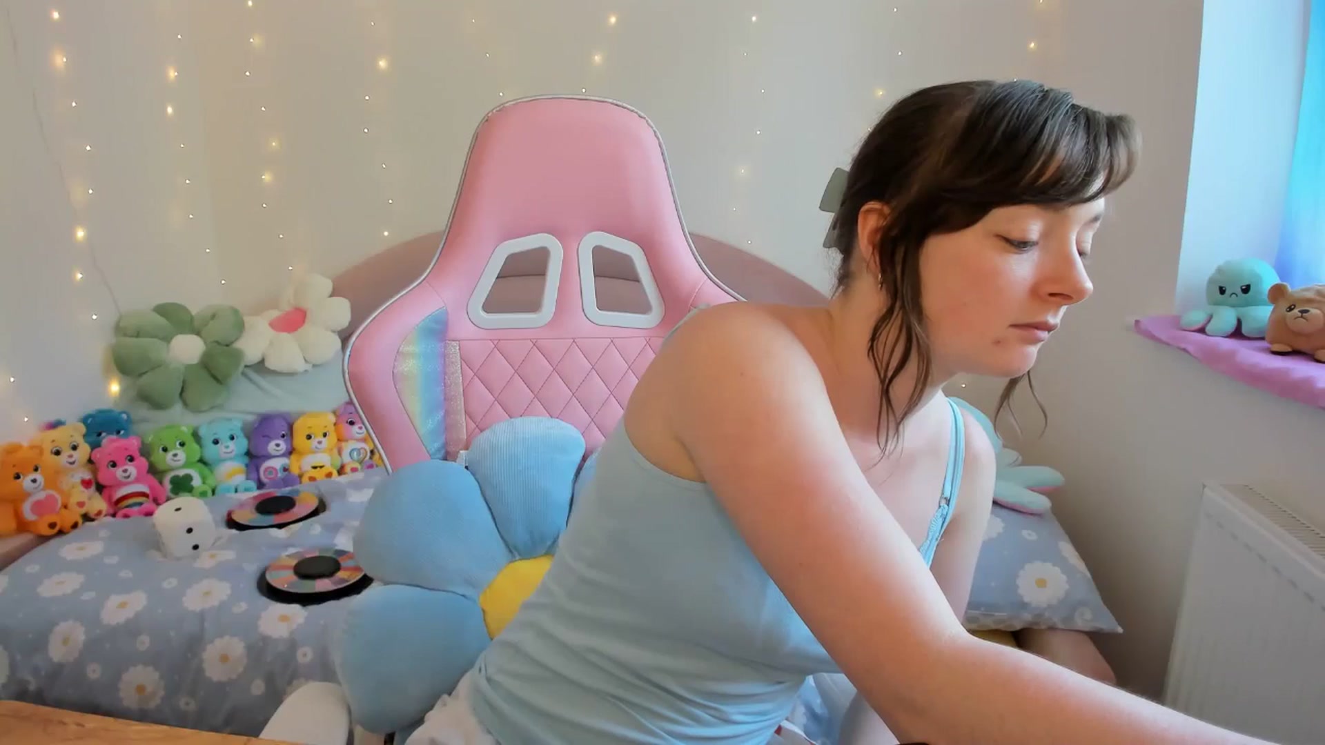 Gallery image thumbnail from JessieBear_'s myfreecams stream on, 08/01/2024, 16:59 image 3 of 20