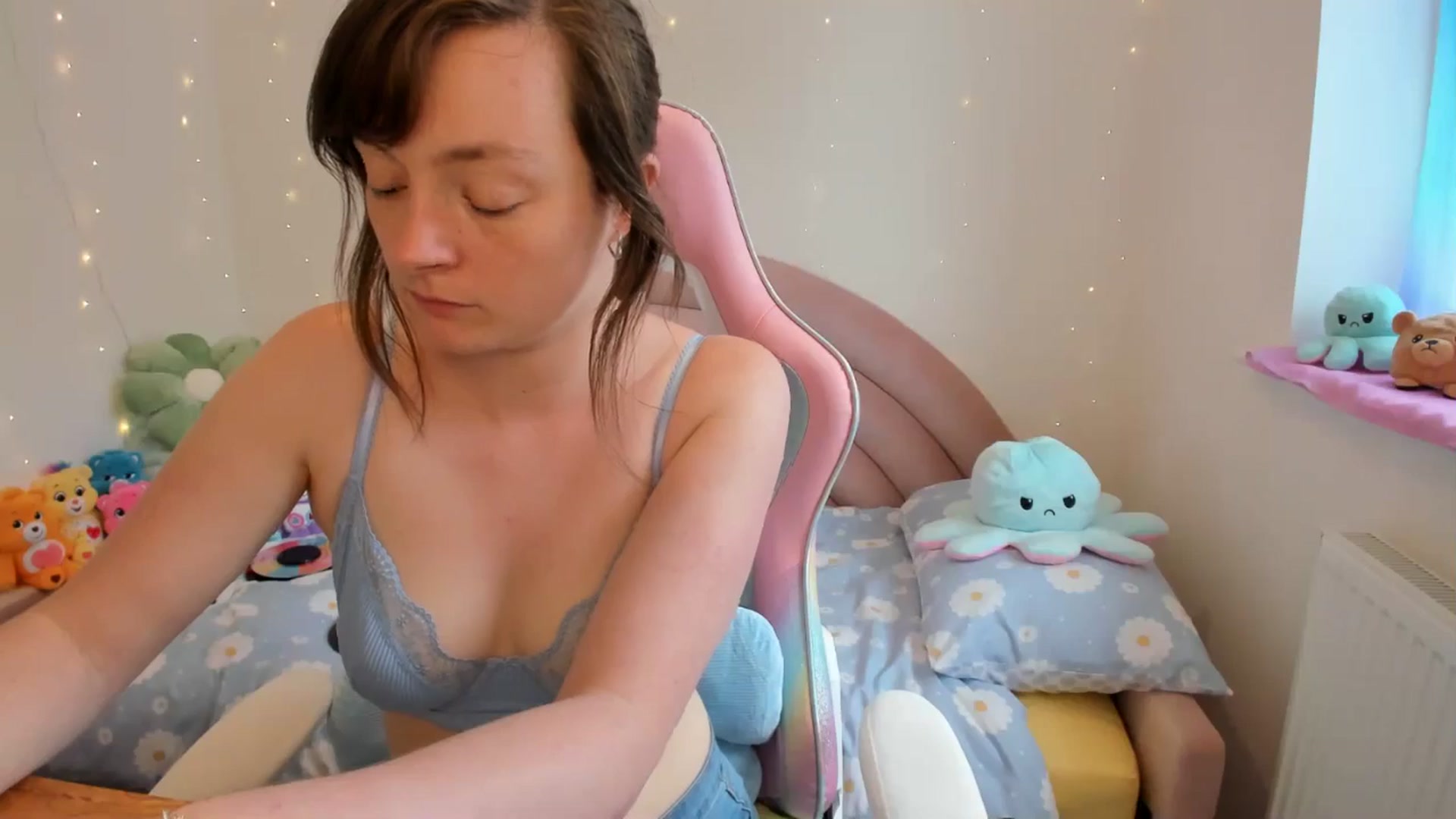 Gallery image thumbnail from JessieBear_'s myfreecams stream on, 08/02/2024, 14:21 image 18 of 20