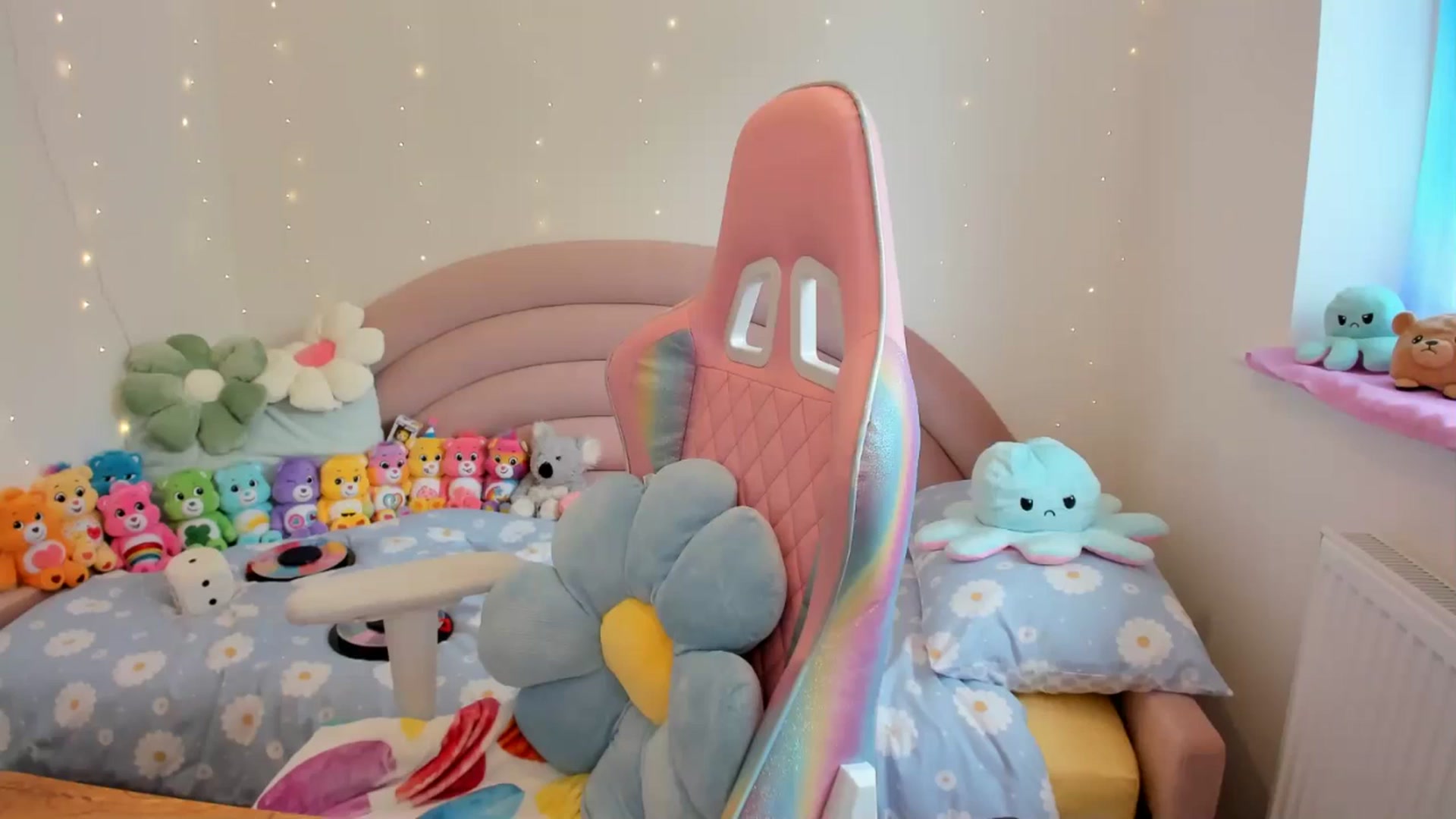 Gallery image thumbnail from JessieBear_'s myfreecams stream on, 08/02/2024, 14:21 image 16 of 20