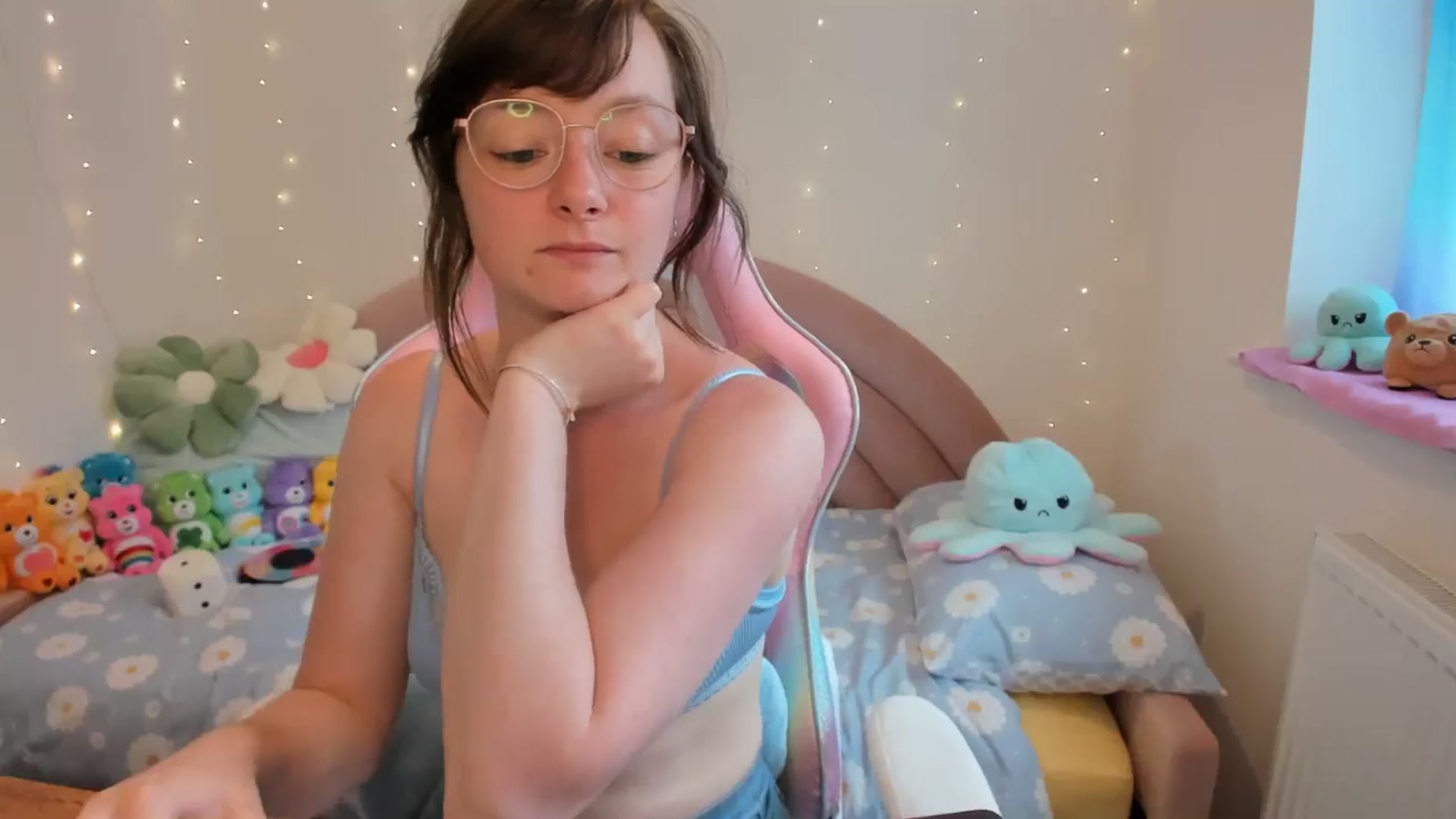 Gallery image thumbnail from JessieBear_'s myfreecams stream on, 08/02/2024, 15:55 image 10 of 20