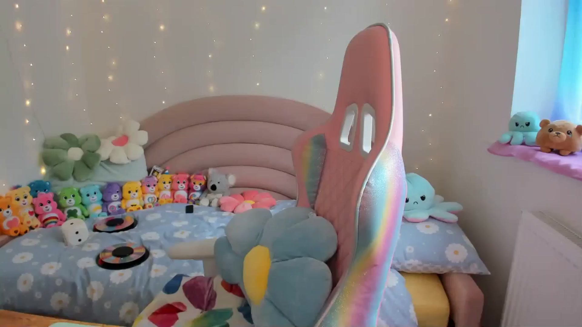 Gallery image thumbnail from JessieBear_'s myfreecams stream on, 08/12/2024, 14:08 image 10 of 20