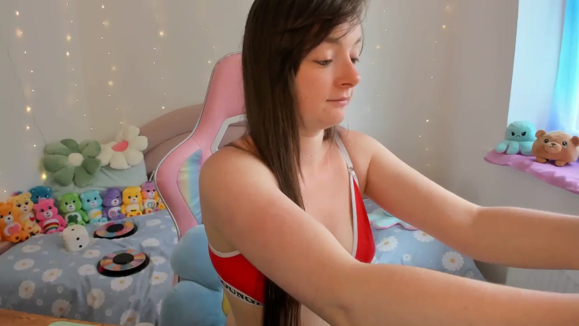 Gallery image thumbnail from JessieBear_'s myfreecams stream on, 08/12/2024, 14:42 image 16 of 20