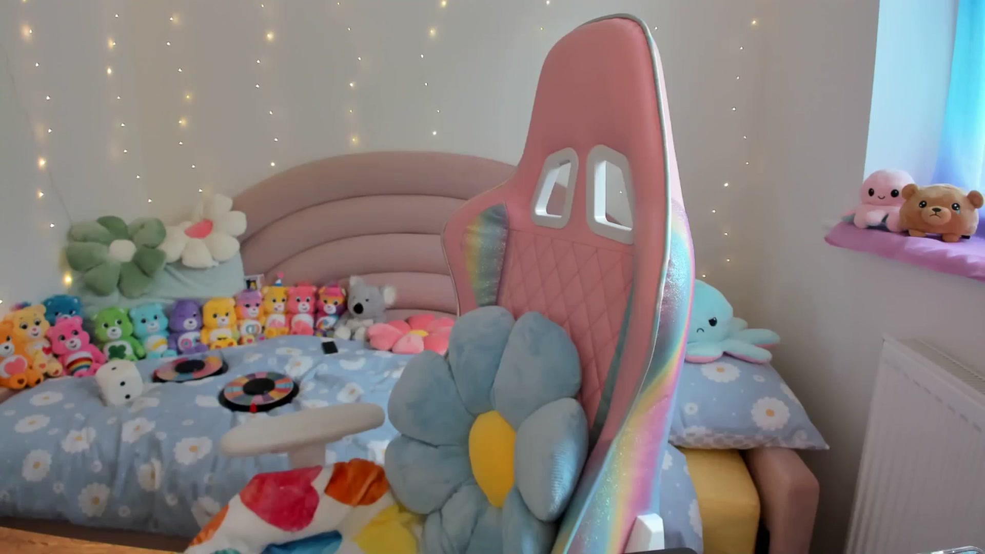 Gallery image thumbnail from JessieBear_'s myfreecams stream on, 08/13/2024, 14:18 image 4 of 20