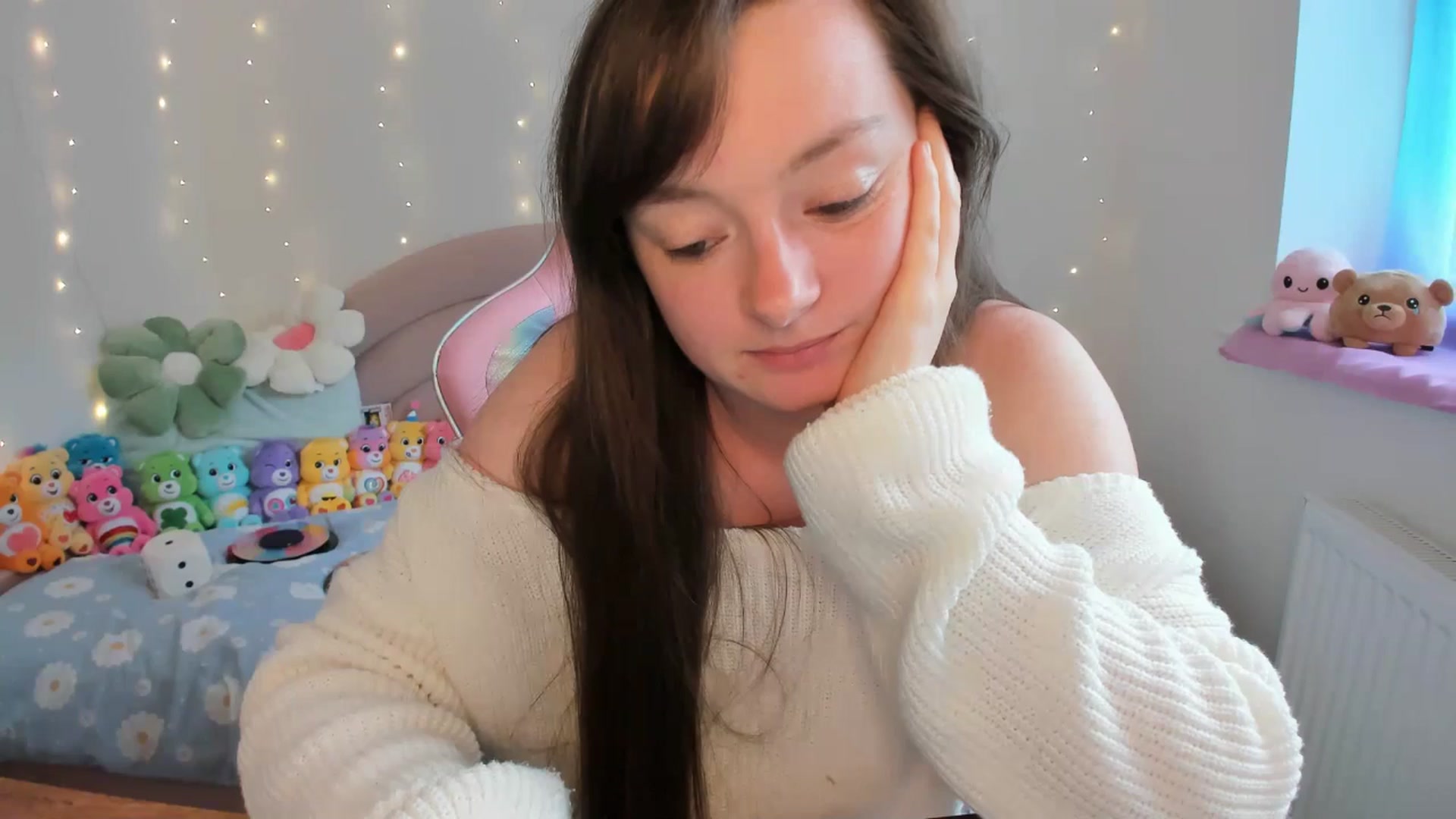 Gallery image thumbnail from JessieBear_'s myfreecams stream on, 08/13/2024, 17:21 image 4 of 20