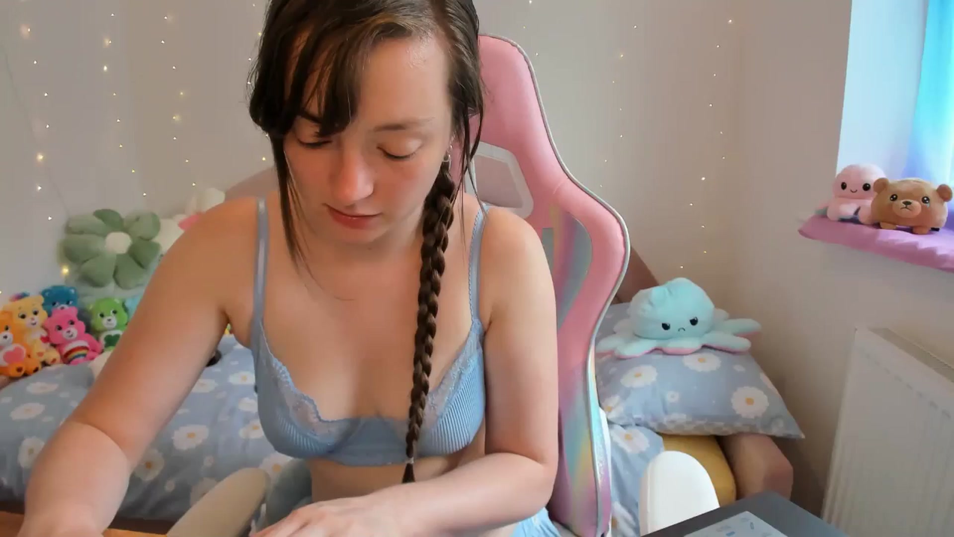 Gallery image thumbnail from JessieBear_'s myfreecams stream on, 08/15/2024, 13:48 image 9 of 20