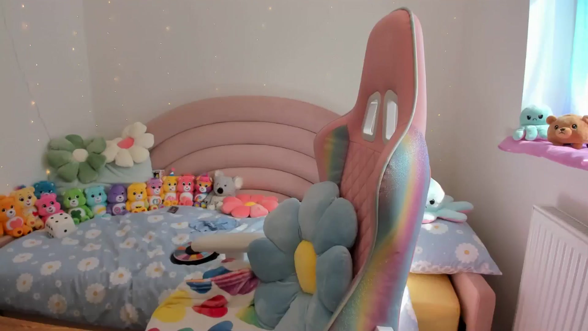 Gallery image thumbnail from JessieBear_'s myfreecams stream on, 08/16/2024, 10:57 image 10 of 20