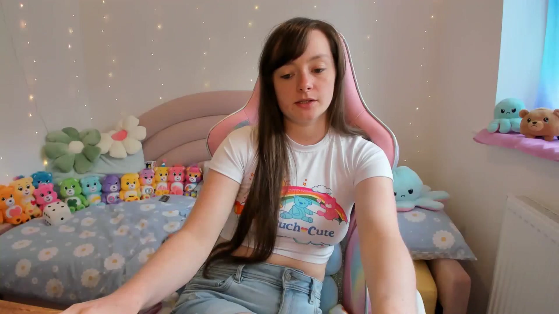 Gallery image thumbnail from JessieBear_'s myfreecams stream on, 08/16/2024, 10:57 image 18 of 20