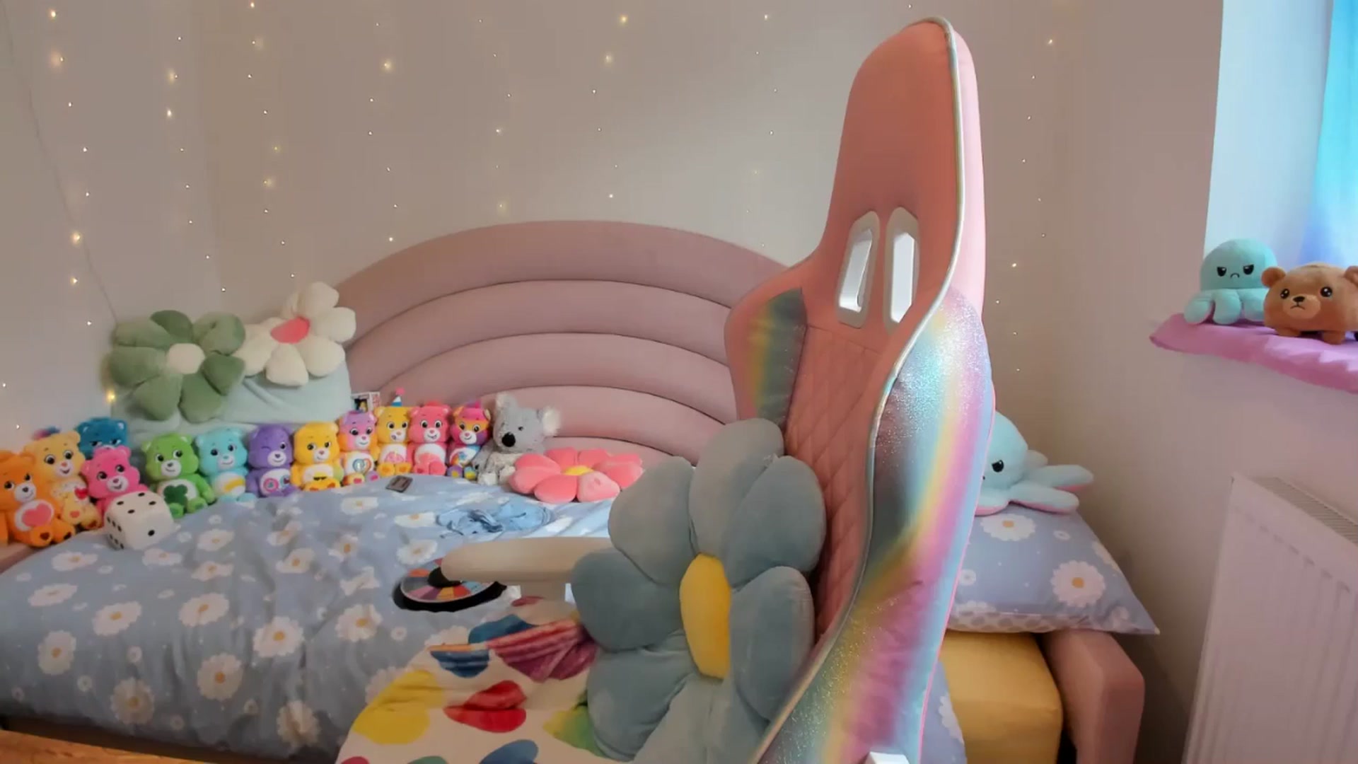 Gallery image thumbnail from JessieBear_'s myfreecams stream on, 08/16/2024, 10:57 image 11 of 20