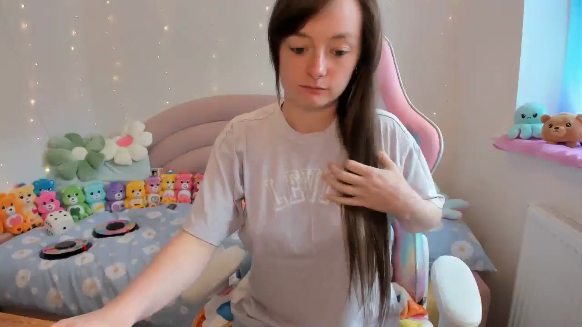 Gallery image thumbnail from JessieBear_'s myfreecams stream on, 08/16/2024, 11:37 image 16 of 20