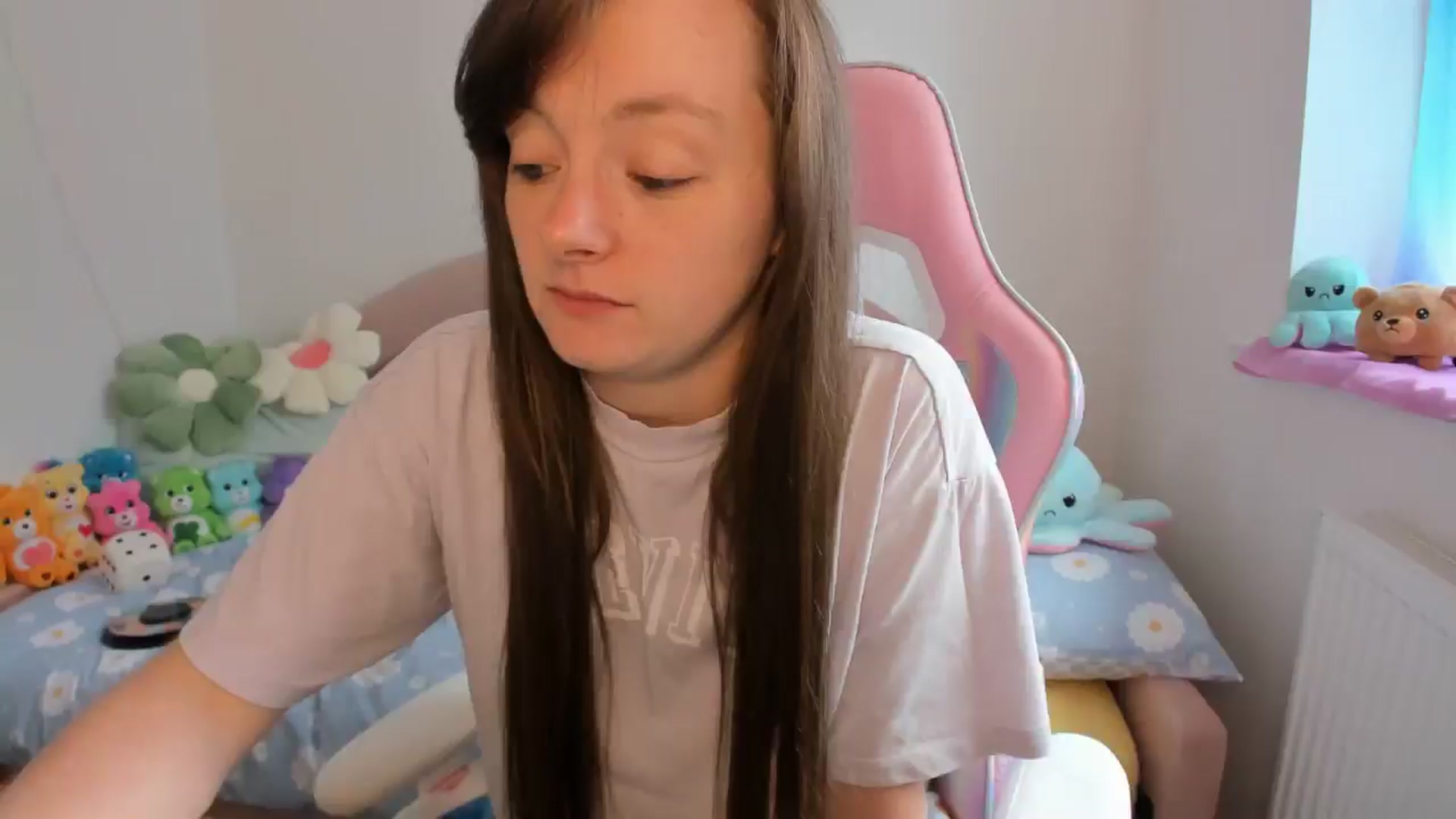Gallery image thumbnail from JessieBear_'s myfreecams stream on, 08/16/2024, 11:37 image 17 of 20