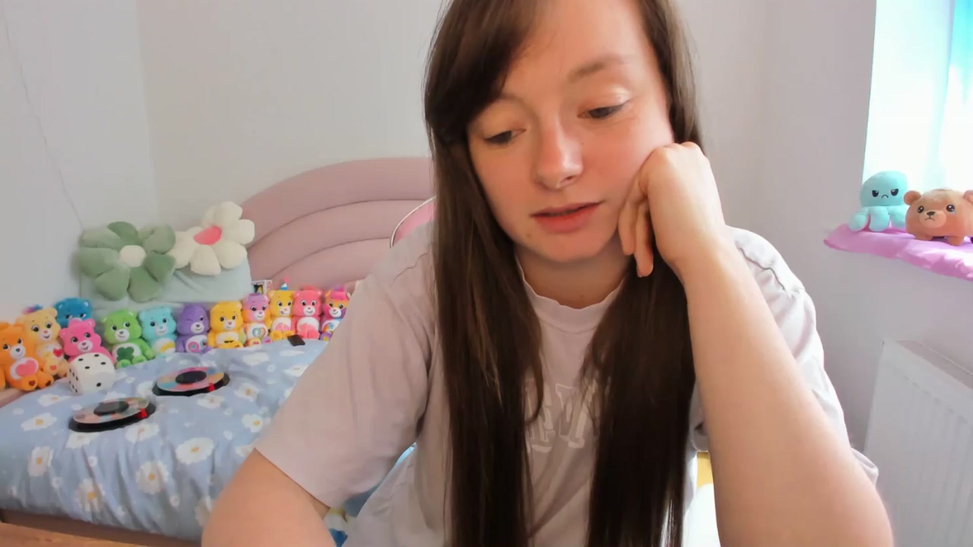 Gallery image thumbnail from JessieBear_'s myfreecams stream on, 08/16/2024, 11:37 image 19 of 20