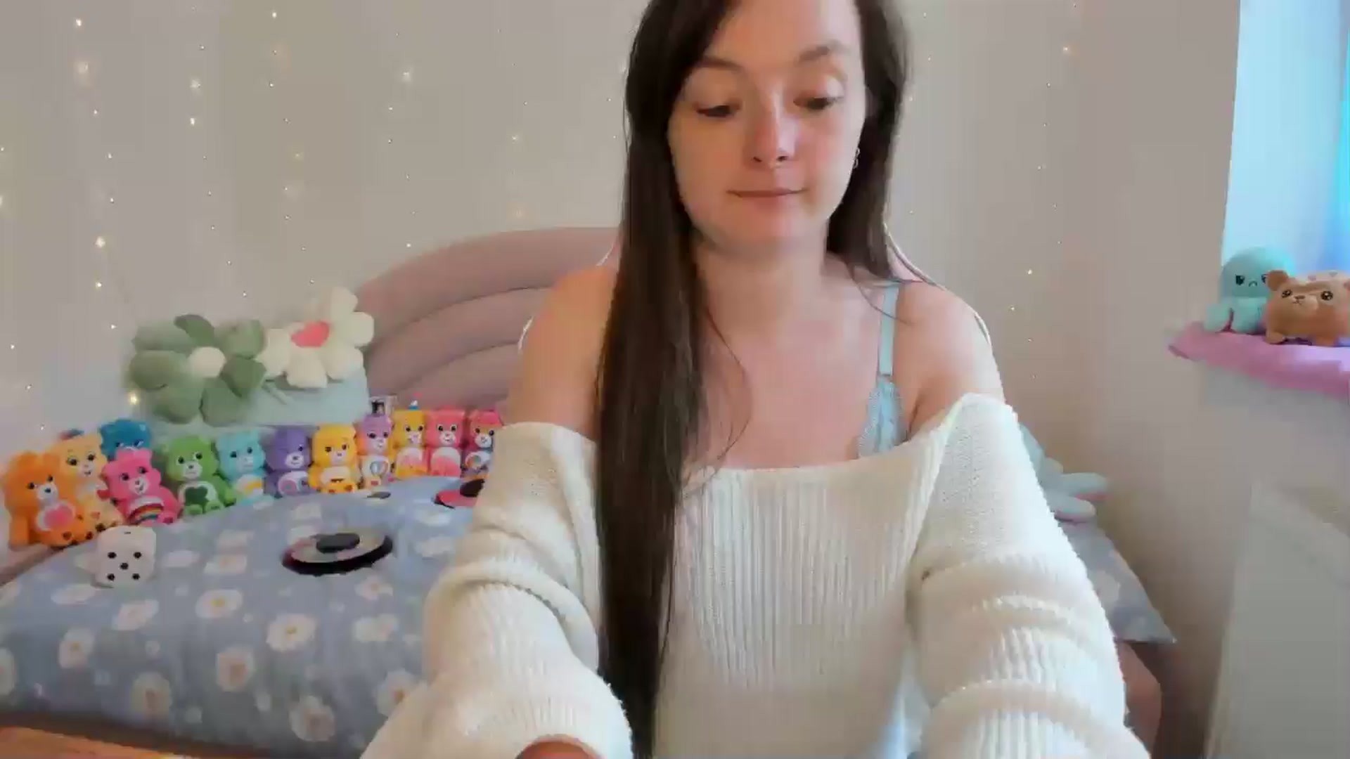 Gallery image thumbnail from JessieBear_'s myfreecams stream on, 08/20/2024, 13:58 image 15 of 20
