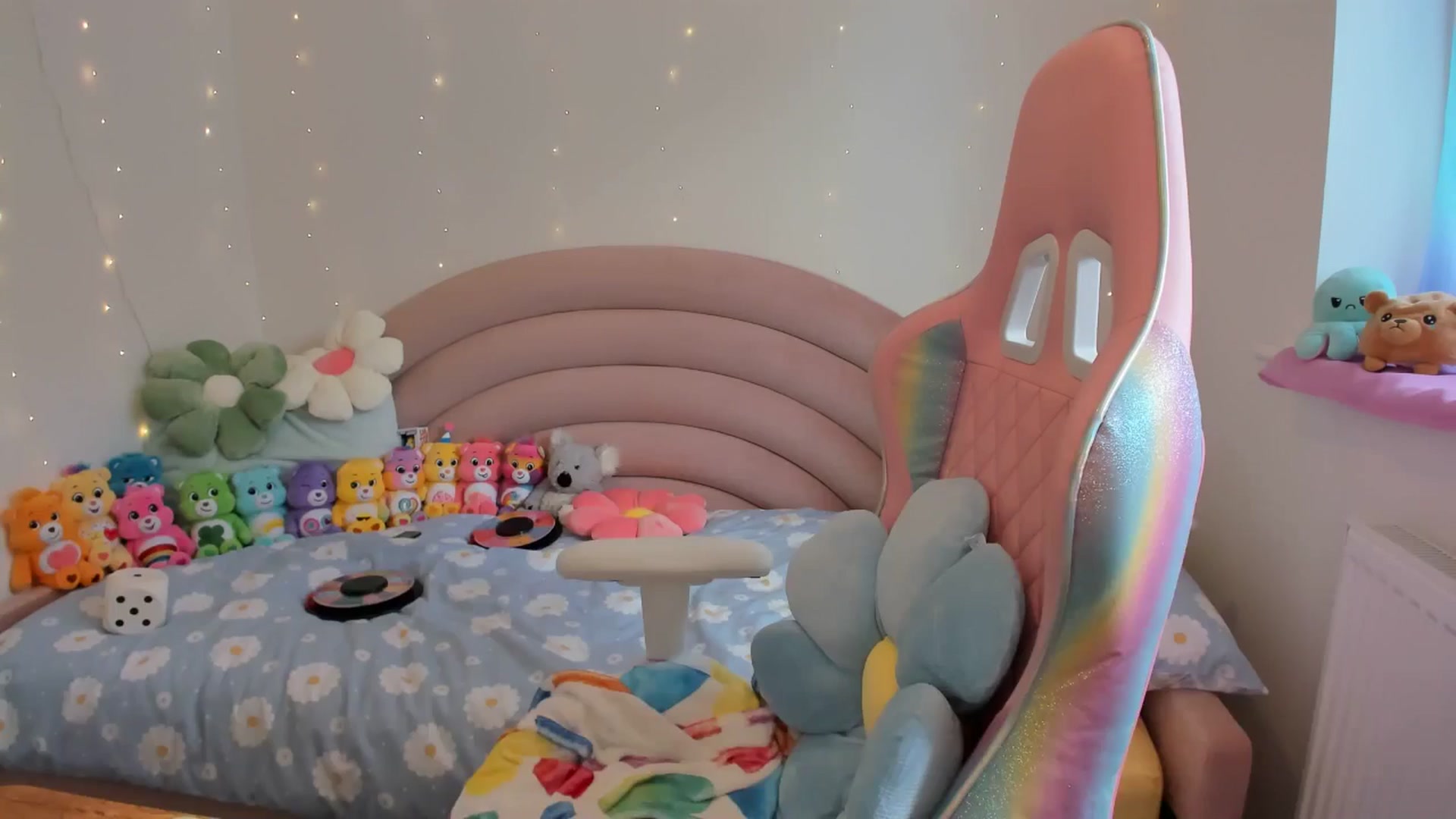 Gallery image thumbnail from JessieBear_'s myfreecams stream on, 08/20/2024, 13:58 image 3 of 20