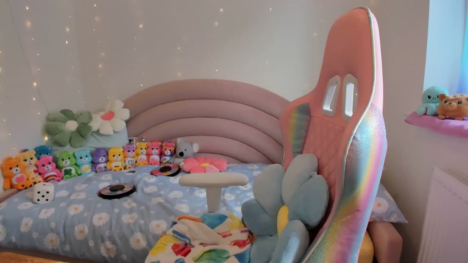 Gallery image thumbnail from JessieBear_'s myfreecams stream on, 08/20/2024, 13:58 image 2 of 20