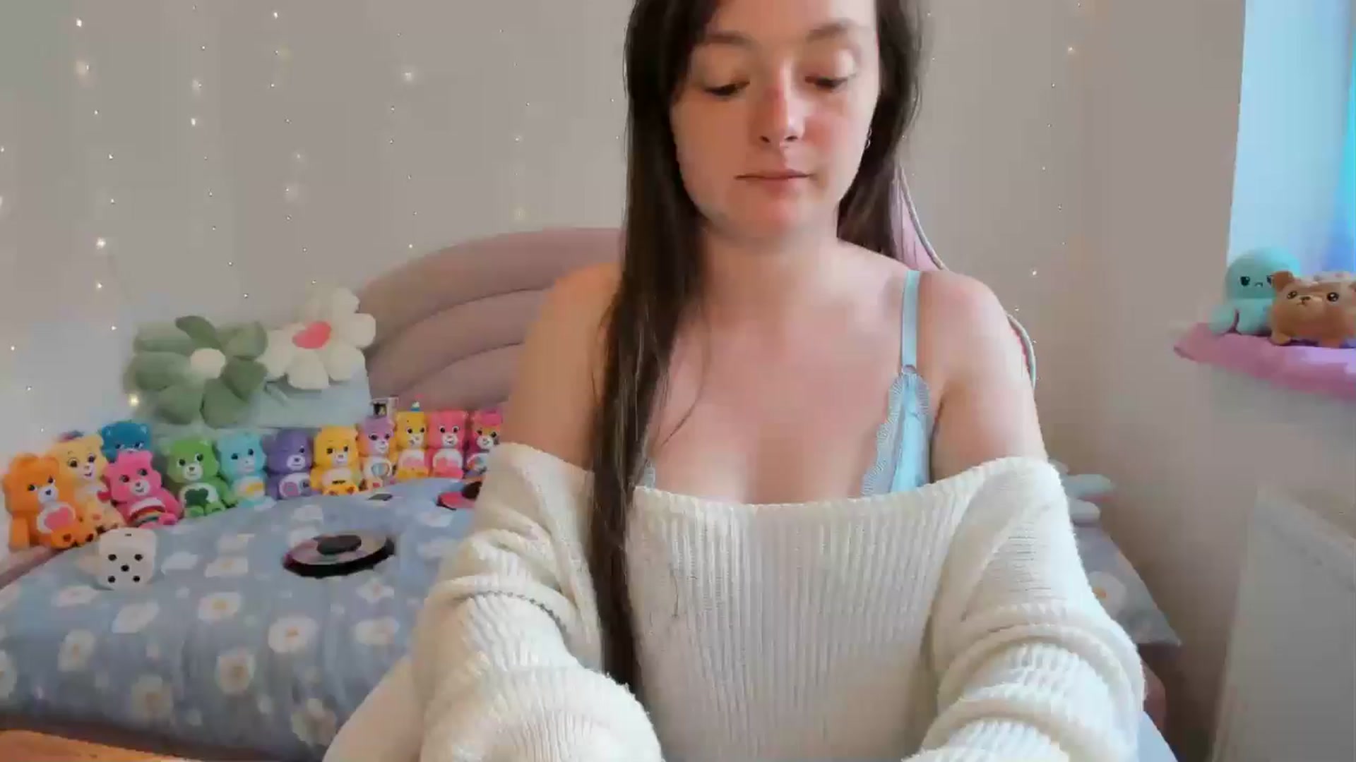 Gallery image thumbnail from JessieBear_'s myfreecams stream on, 08/20/2024, 13:58 image 9 of 20