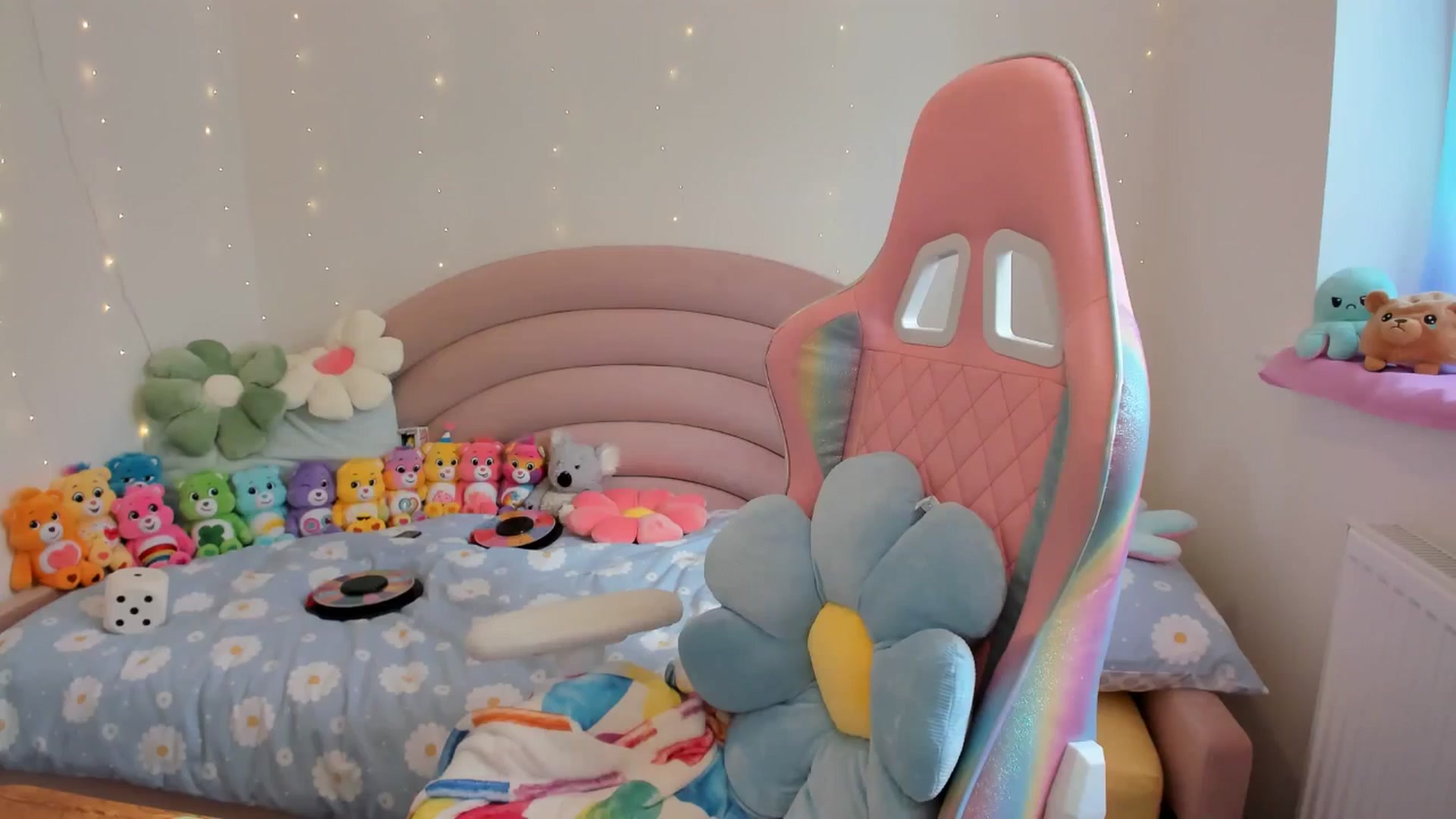 Gallery image thumbnail from JessieBear_'s myfreecams stream on, 08/20/2024, 14:13 image 18 of 20