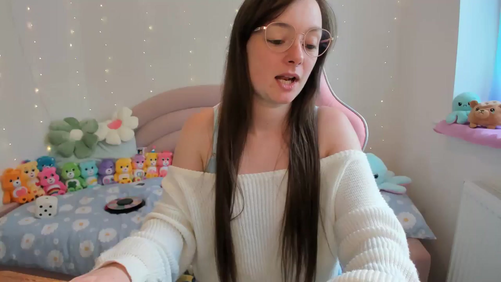 Gallery image thumbnail from JessieBear_'s myfreecams stream on, 08/20/2024, 14:13 image 1 of 20