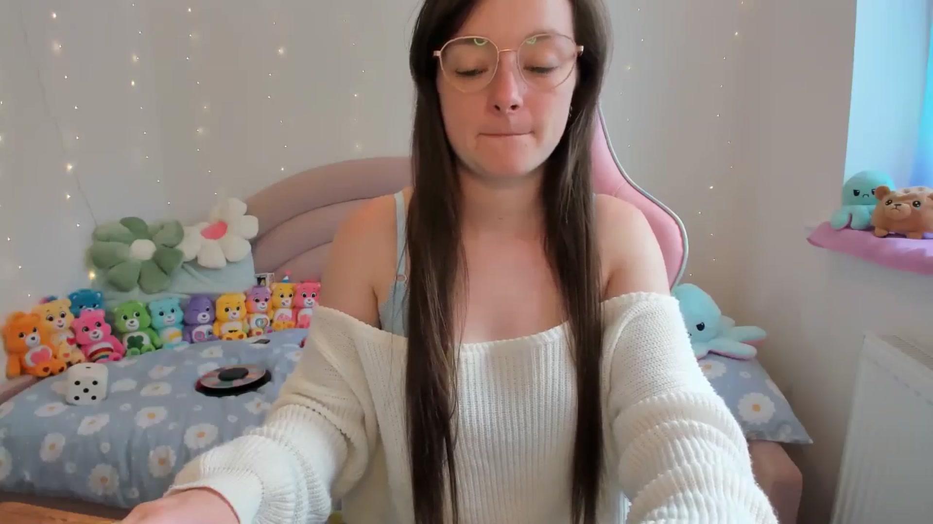 Gallery image thumbnail from JessieBear_'s myfreecams stream on, 08/20/2024, 14:13 image 4 of 20