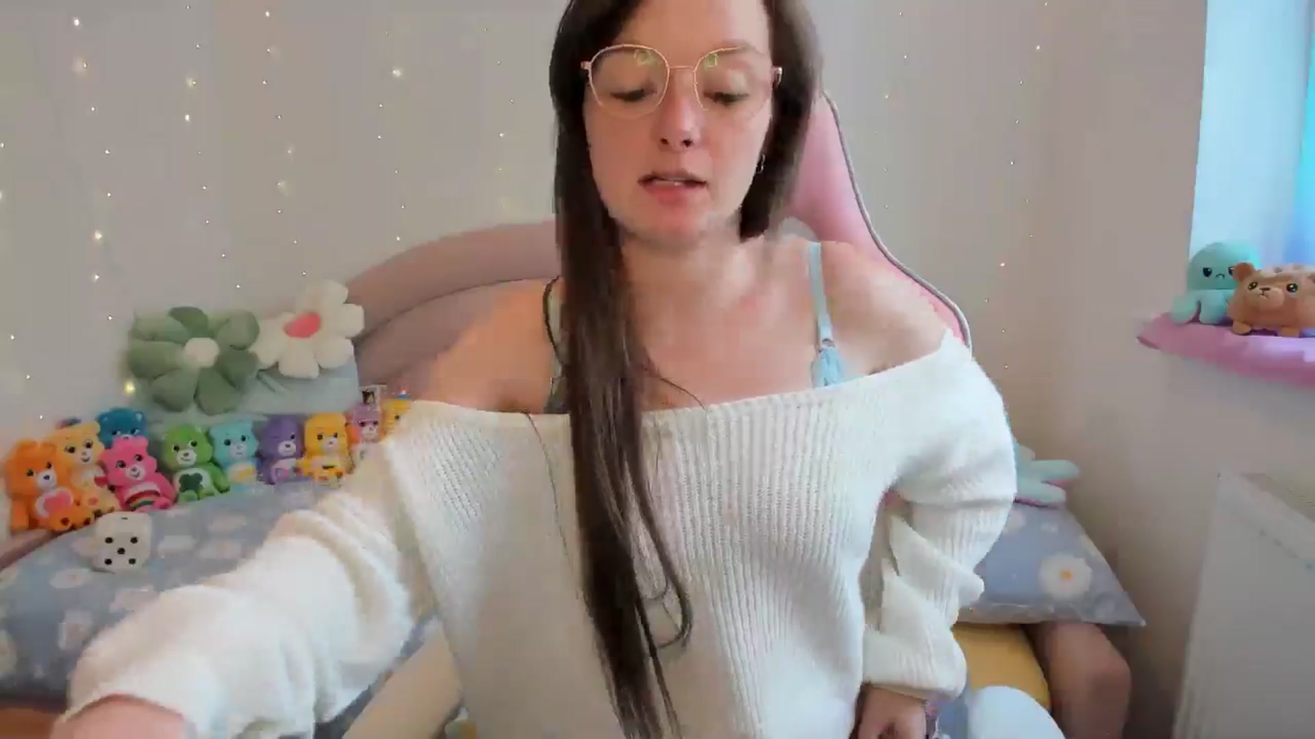 Gallery image thumbnail from JessieBear_'s myfreecams stream on, 08/20/2024, 14:13 image 8 of 20