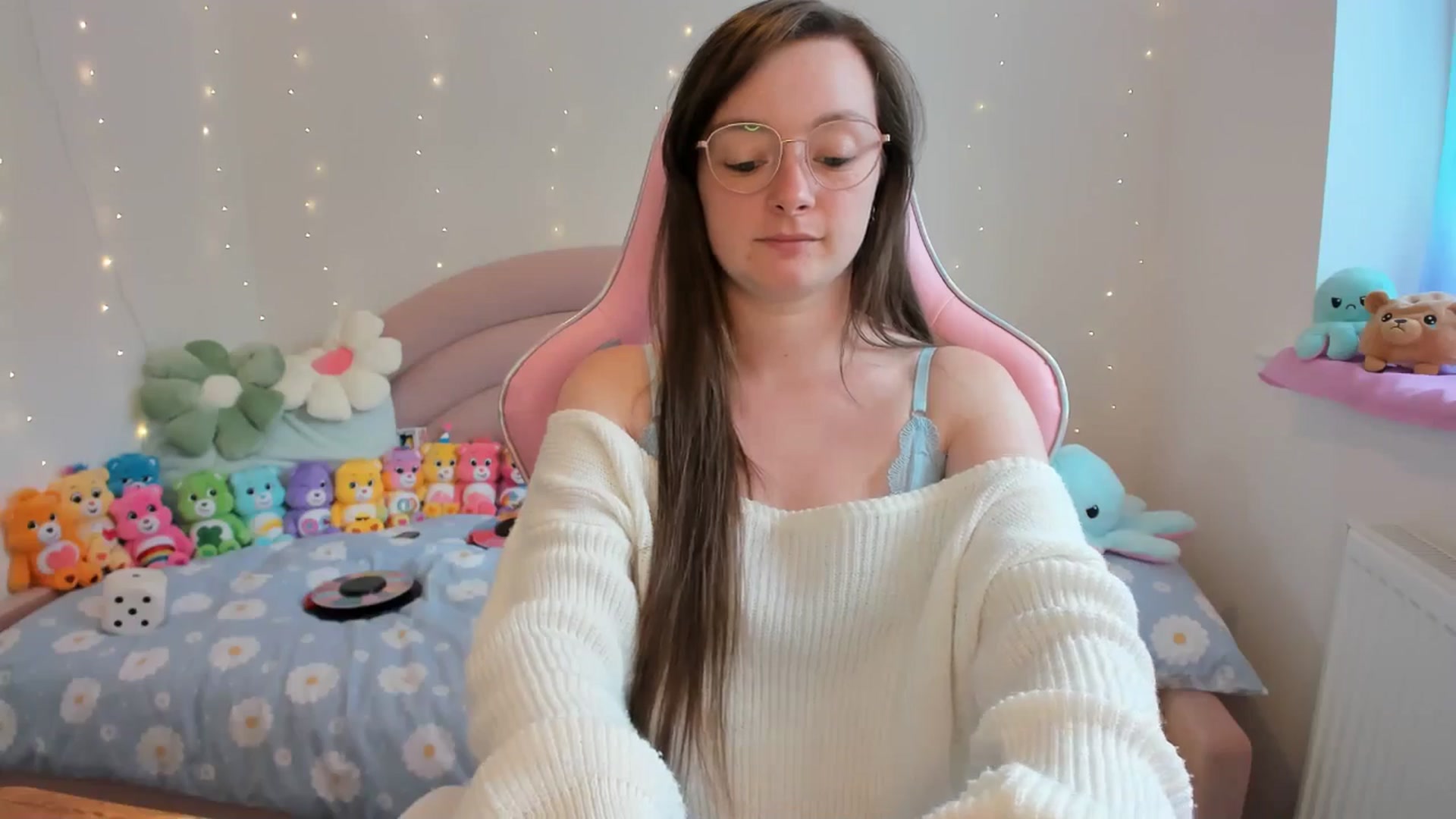 Gallery image thumbnail from JessieBear_'s myfreecams stream on, 08/20/2024, 16:09 image 7 of 20