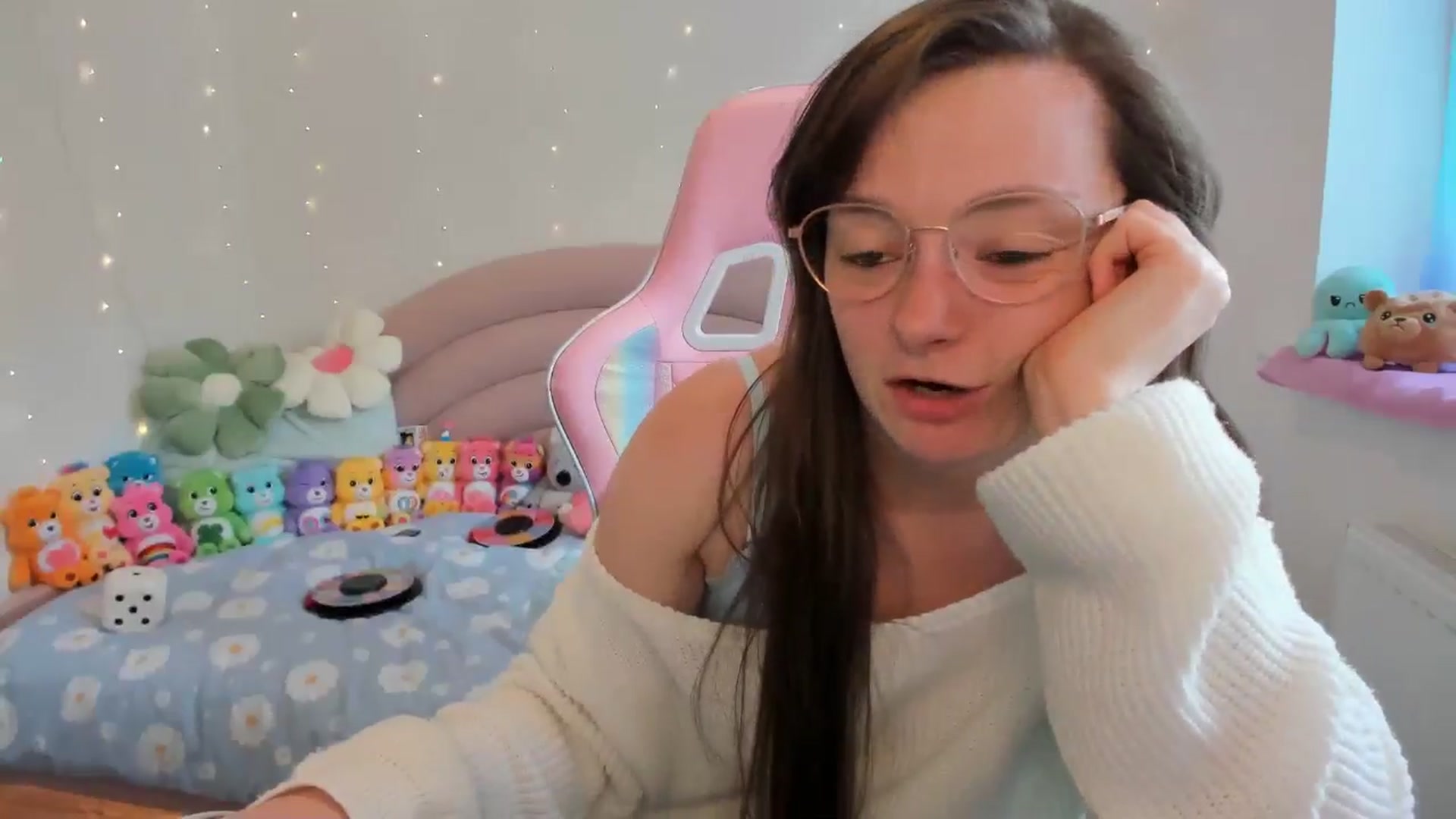 Gallery image thumbnail from JessieBear_'s myfreecams stream on, 08/20/2024, 16:09 image 14 of 20