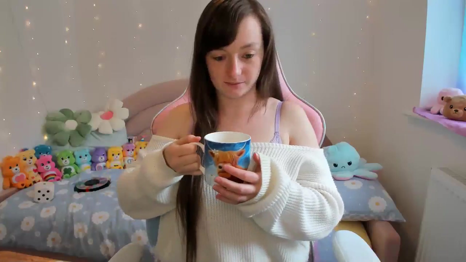 Gallery image thumbnail from JessieBear_'s myfreecams stream on, 08/22/2024, 13:52 image 8 of 20