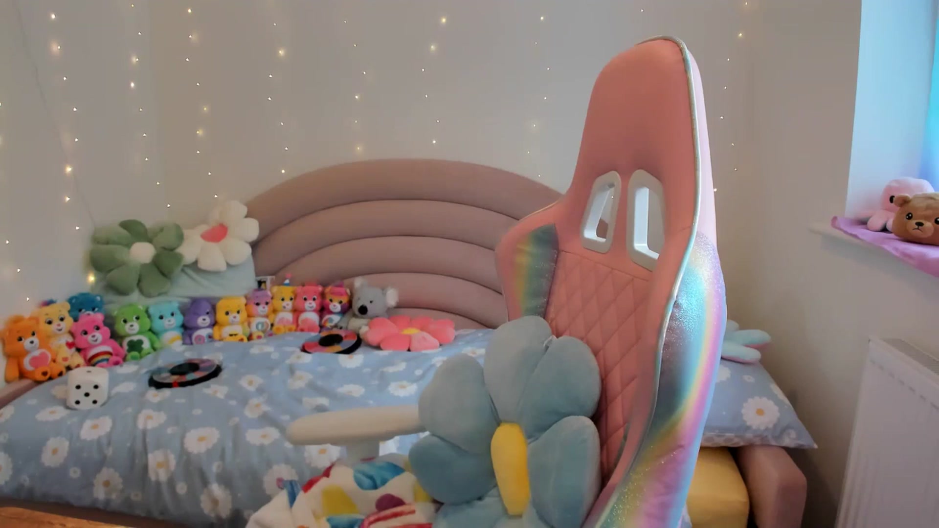 Gallery image thumbnail from JessieBear_'s myfreecams stream on, 08/22/2024, 13:52 image 11 of 20