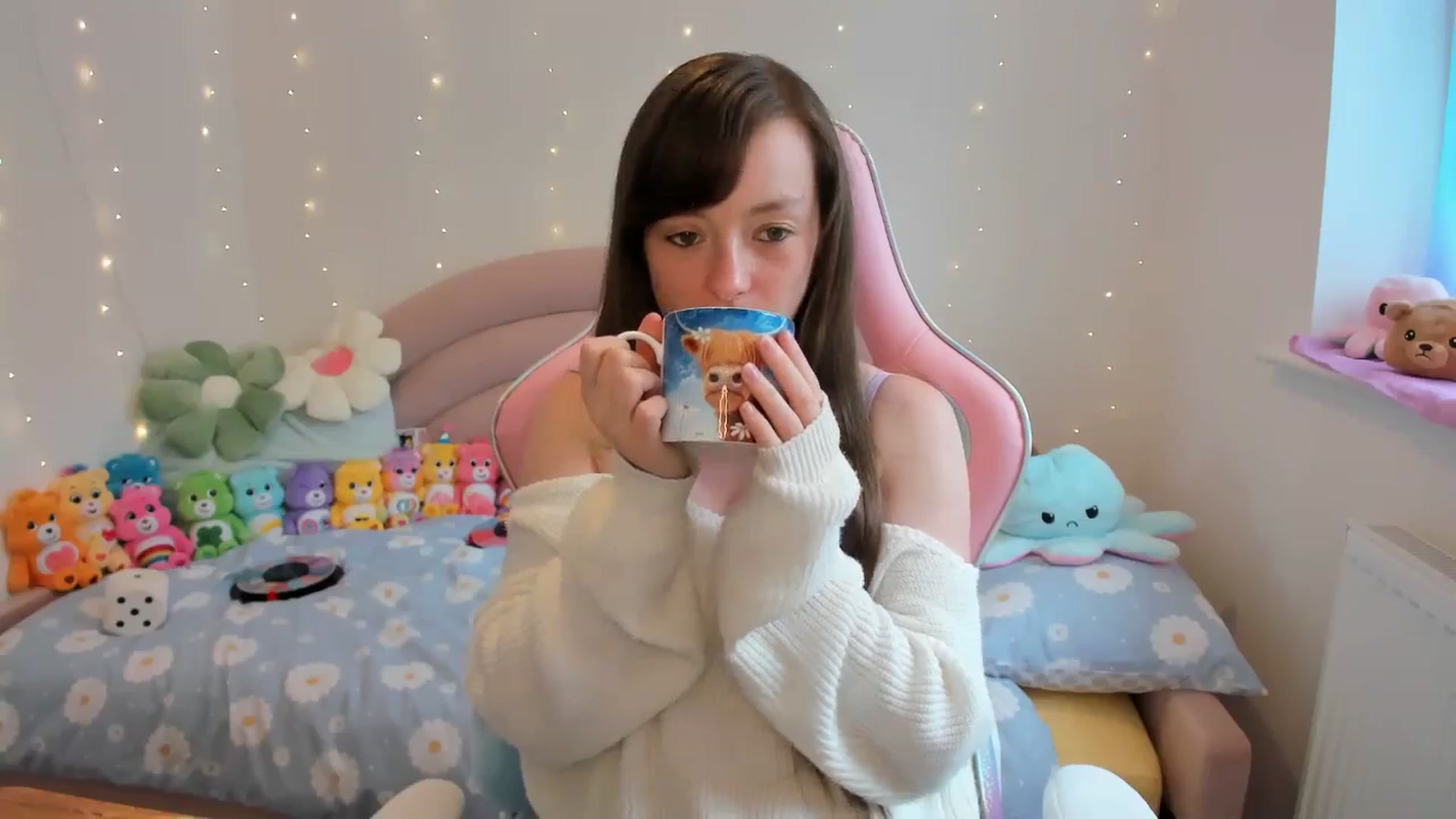Gallery image thumbnail from JessieBear_'s myfreecams stream on, 08/22/2024, 13:52 image 13 of 20