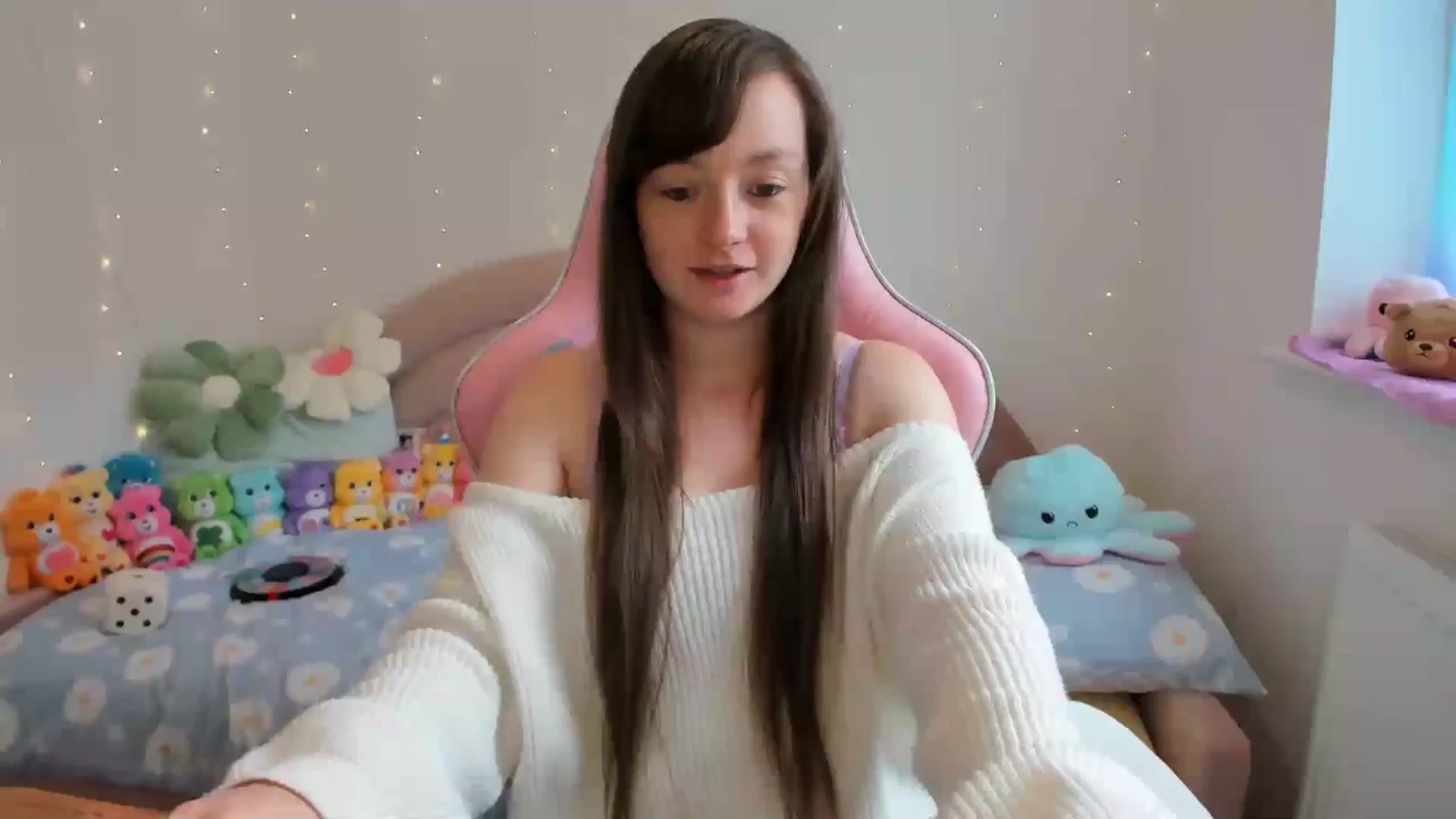 Gallery image thumbnail from JessieBear_'s myfreecams stream on, 08/22/2024, 13:52 image 2 of 20
