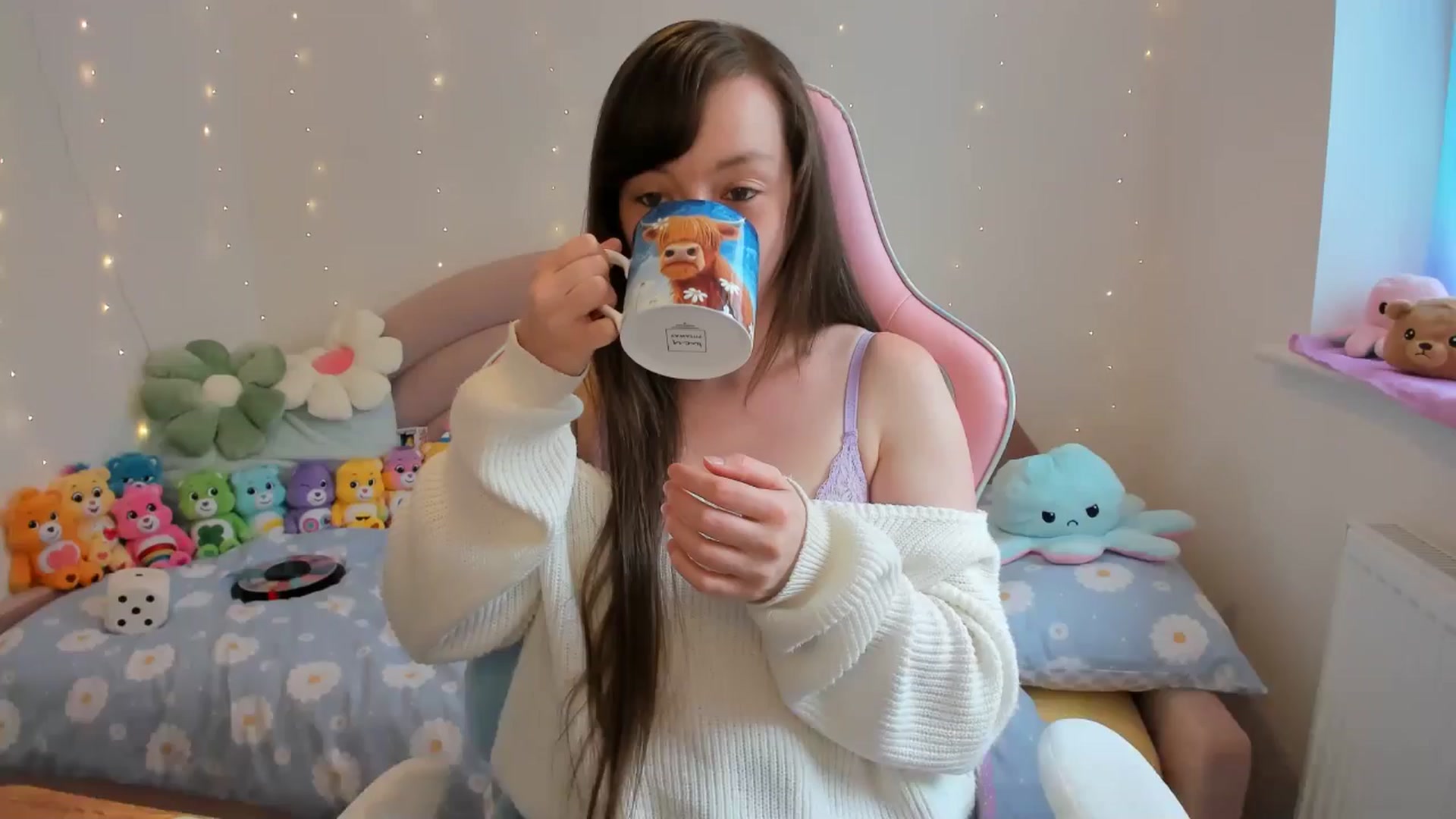Gallery image thumbnail from JessieBear_'s myfreecams stream on, 08/22/2024, 13:52 image 9 of 20
