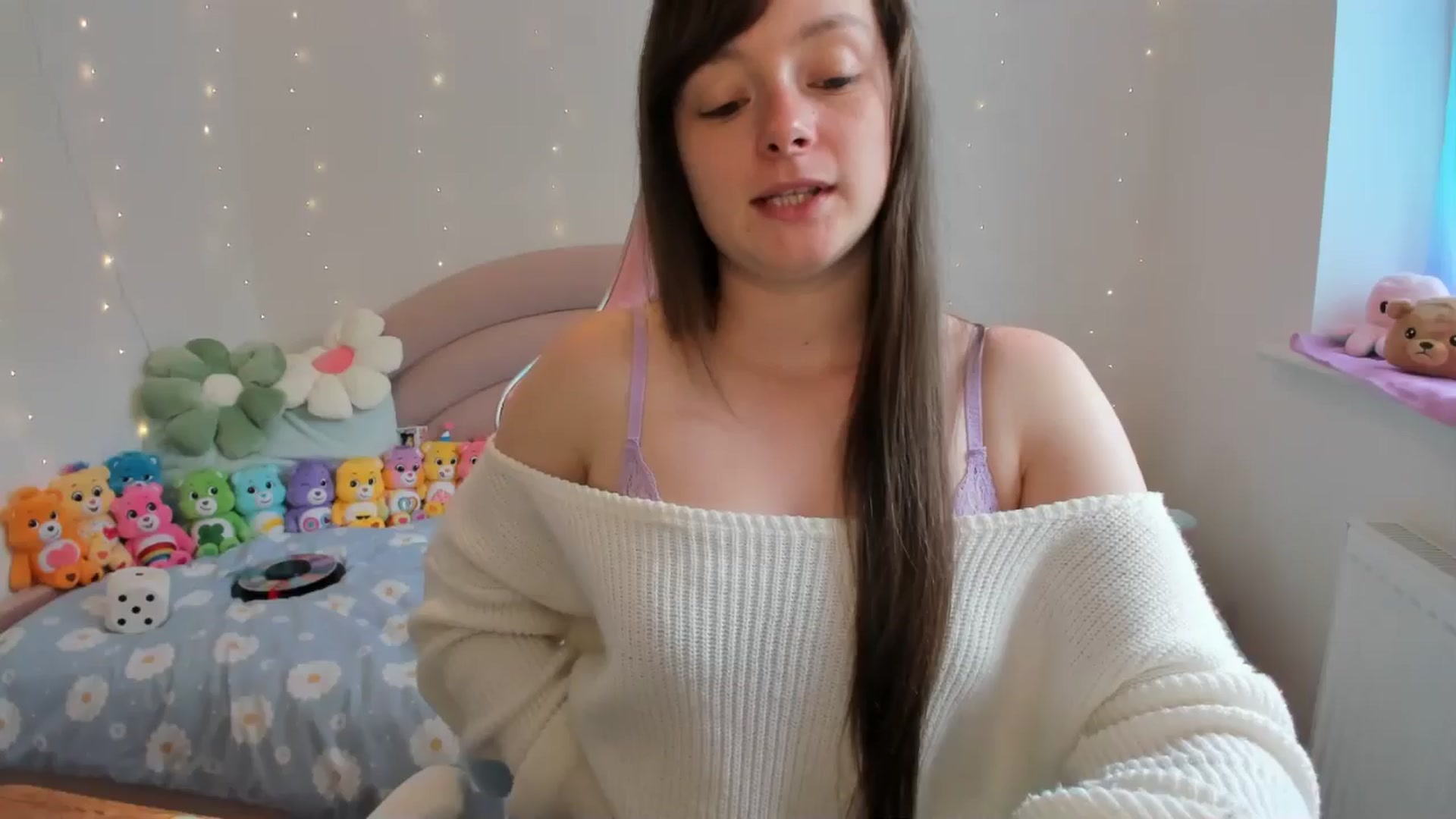 Gallery image thumbnail from JessieBear_'s myfreecams stream on, 08/22/2024, 14:03 image 13 of 20