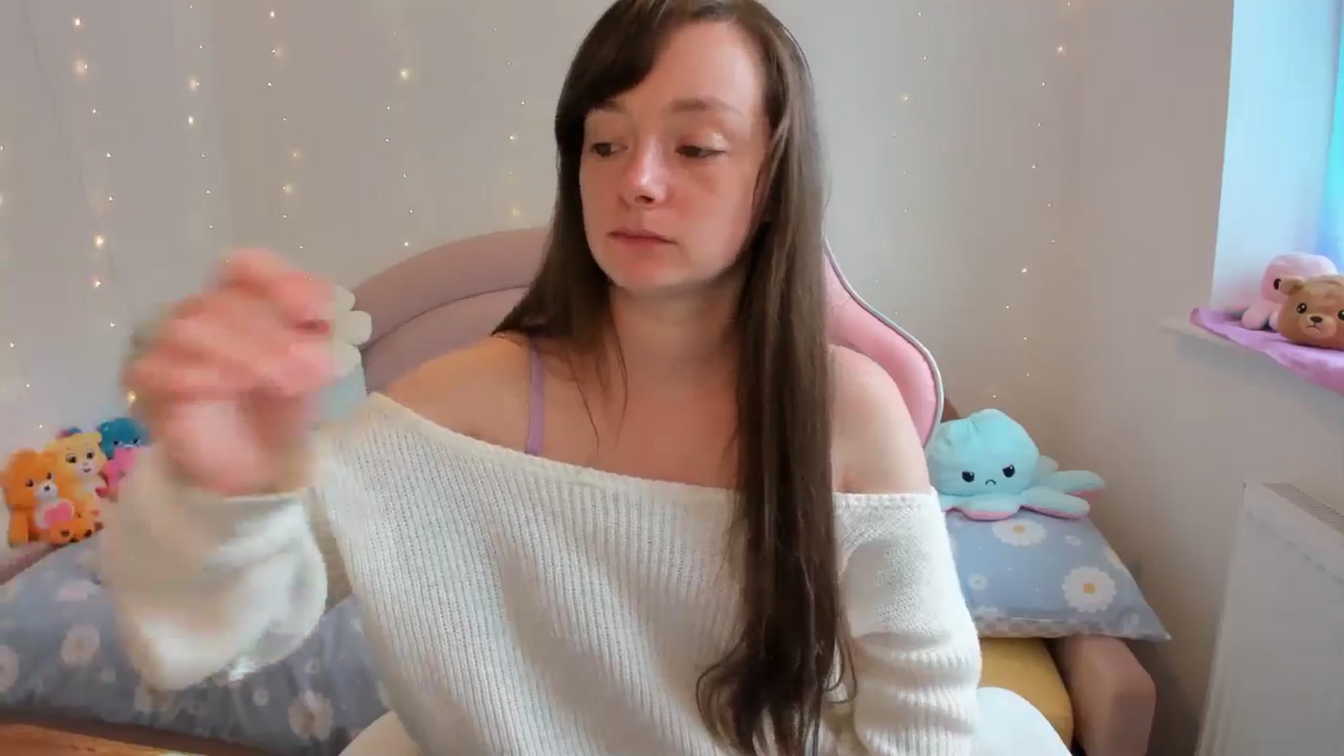 Gallery image thumbnail from JessieBear_'s myfreecams stream on, 08/22/2024, 14:03 image 5 of 20