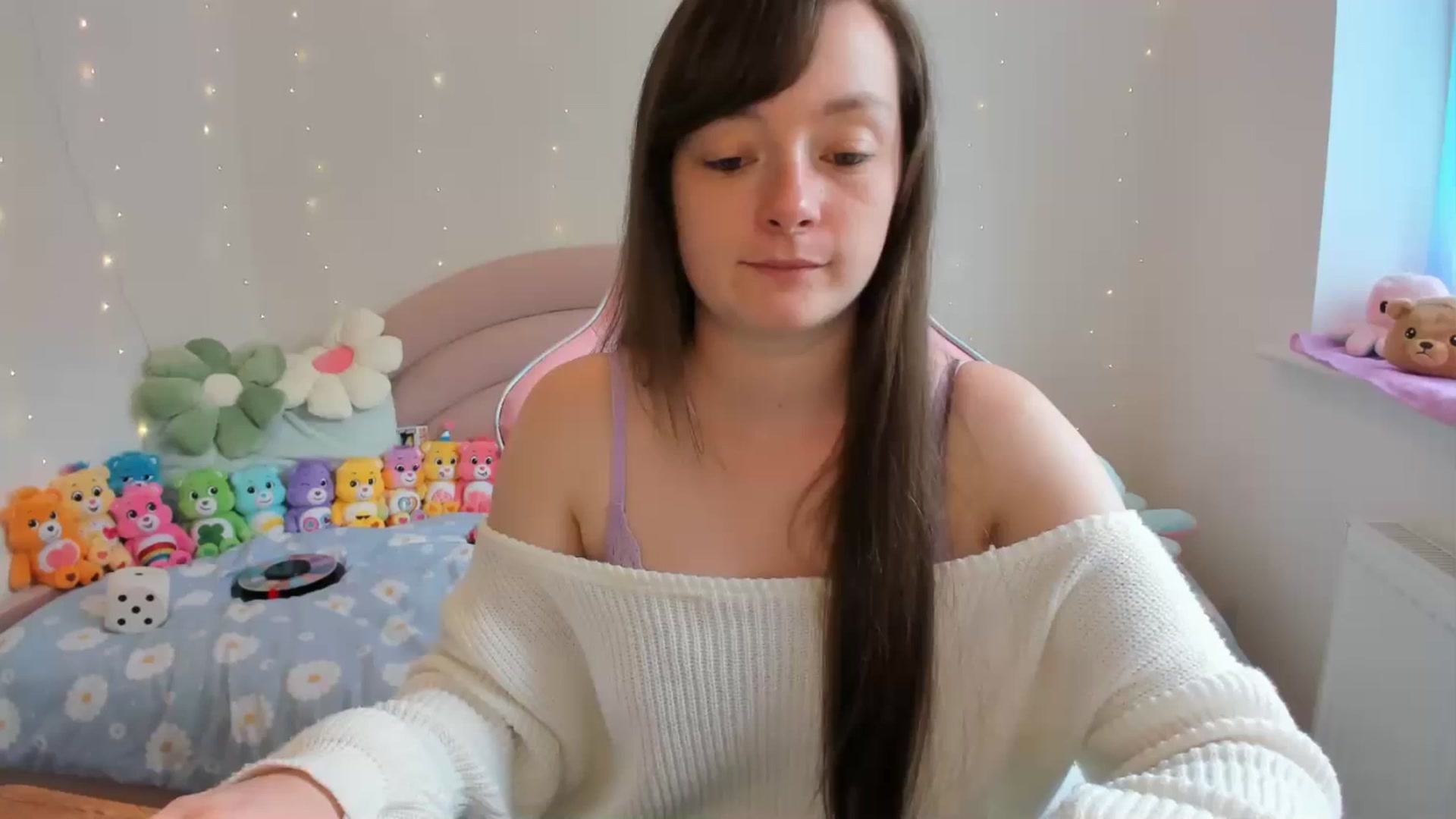 Gallery image thumbnail from JessieBear_'s myfreecams stream on, 08/22/2024, 14:03 image 19 of 20