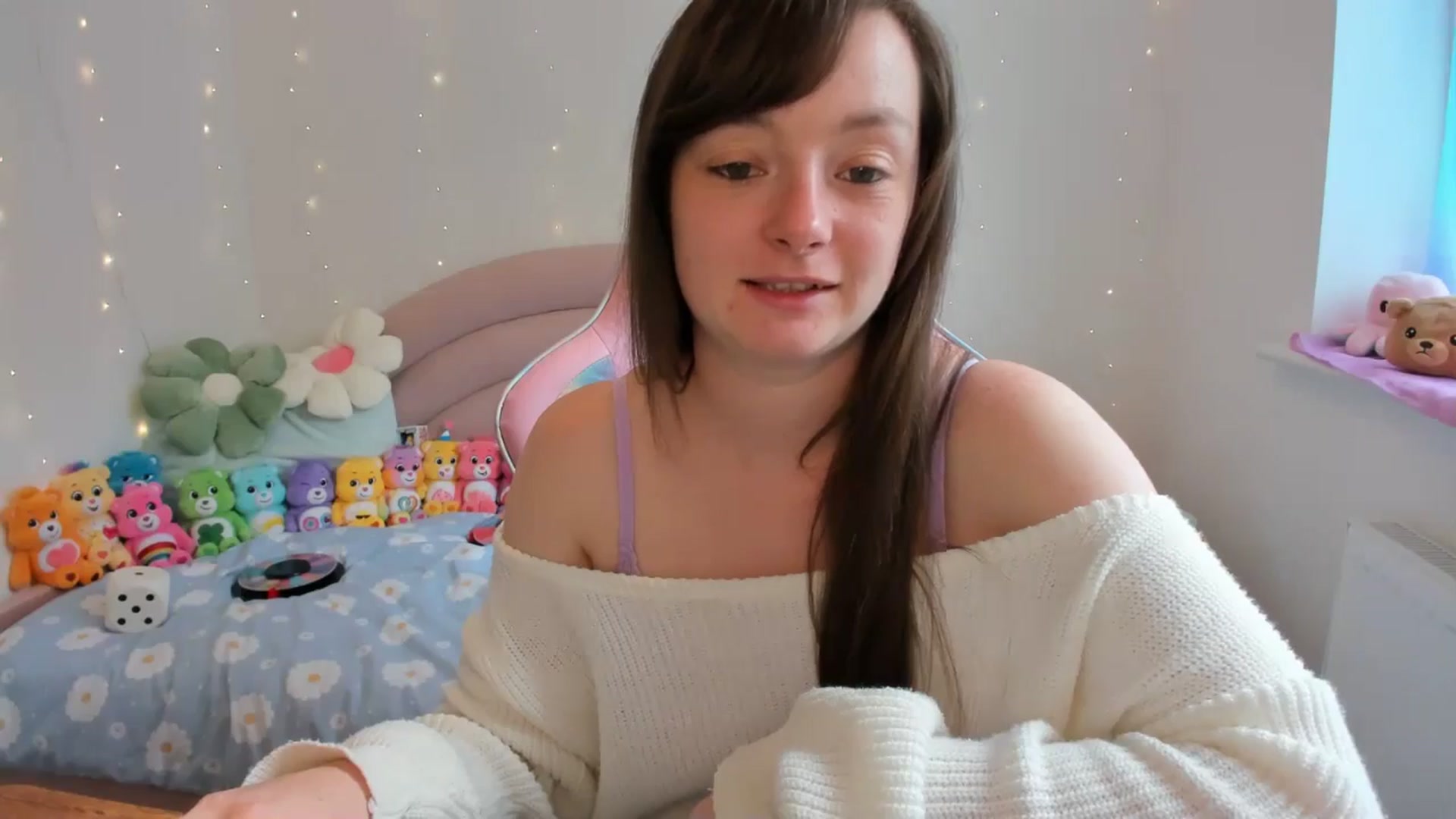 Gallery image thumbnail from JessieBear_'s myfreecams stream on, 08/22/2024, 14:03 image 8 of 20