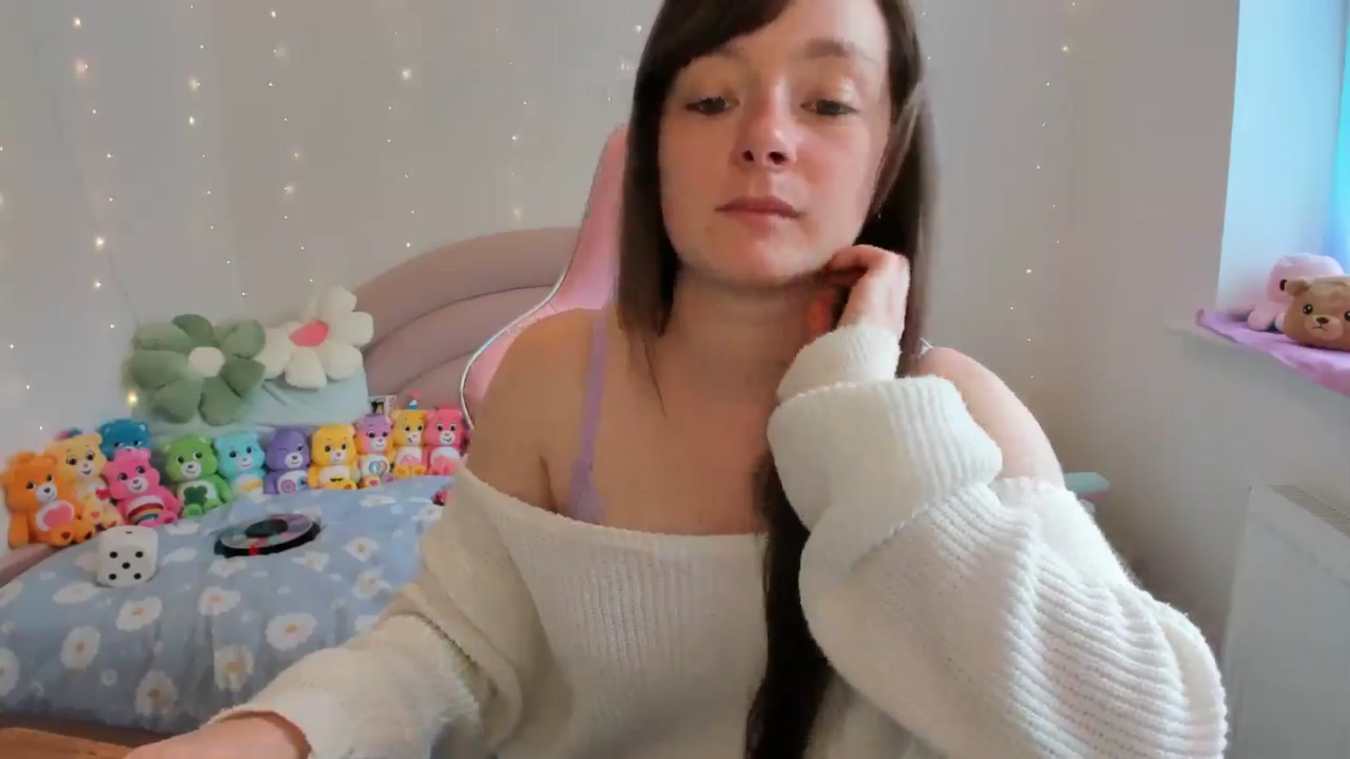 Gallery image thumbnail from JessieBear_'s myfreecams stream on, 08/22/2024, 14:03 image 12 of 20