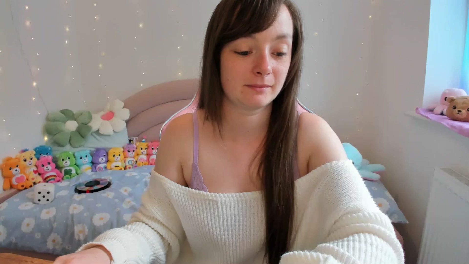 Gallery image thumbnail from JessieBear_'s myfreecams stream on, 08/22/2024, 14:03 image 14 of 20