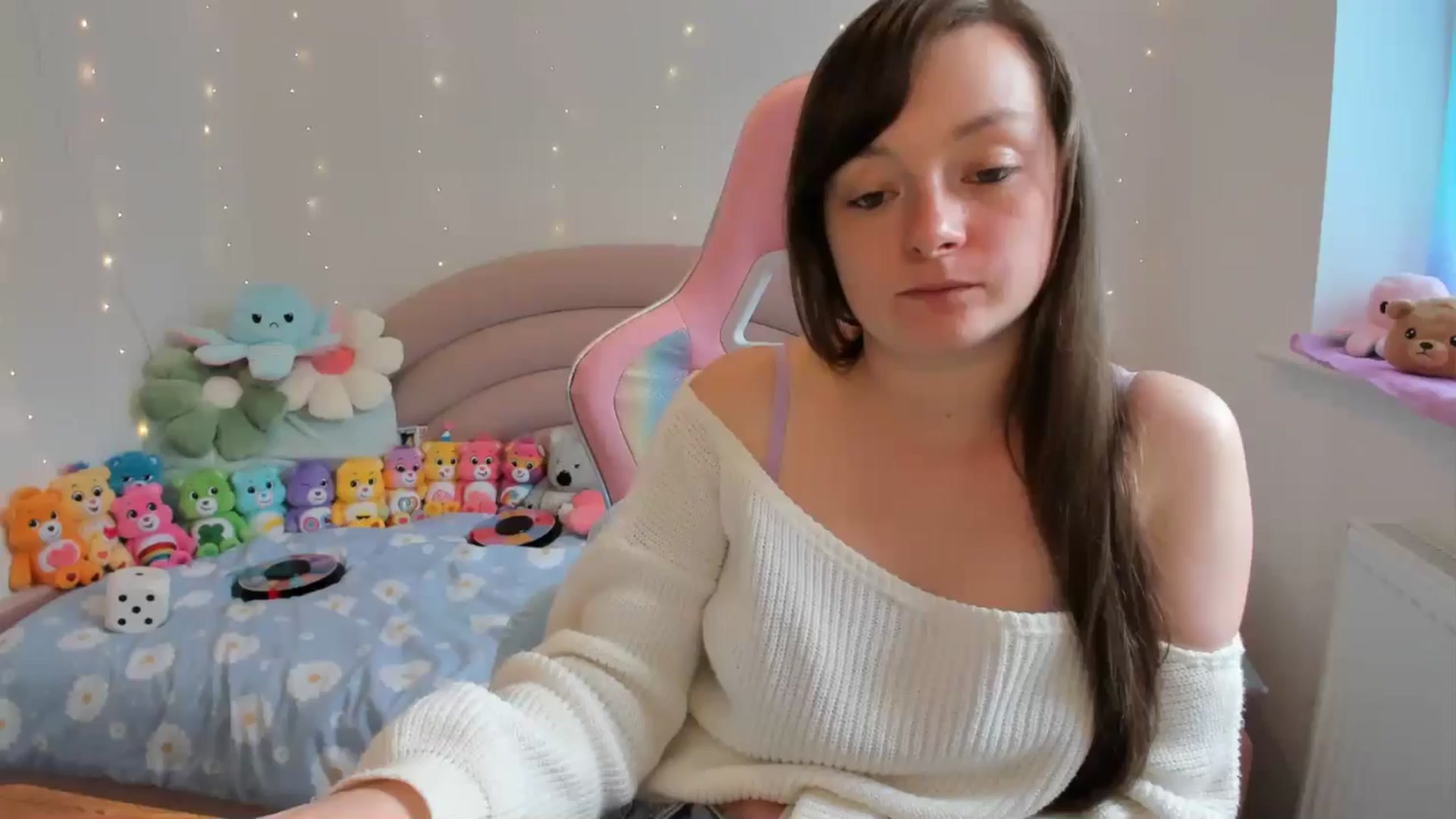 Gallery image thumbnail from JessieBear_'s myfreecams stream on, 08/22/2024, 15:35 image 10 of 20
