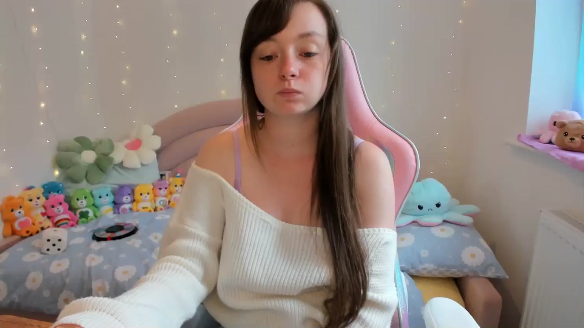 Gallery image thumbnail from JessieBear_'s myfreecams stream on, 08/22/2024, 15:35 image 1 of 20