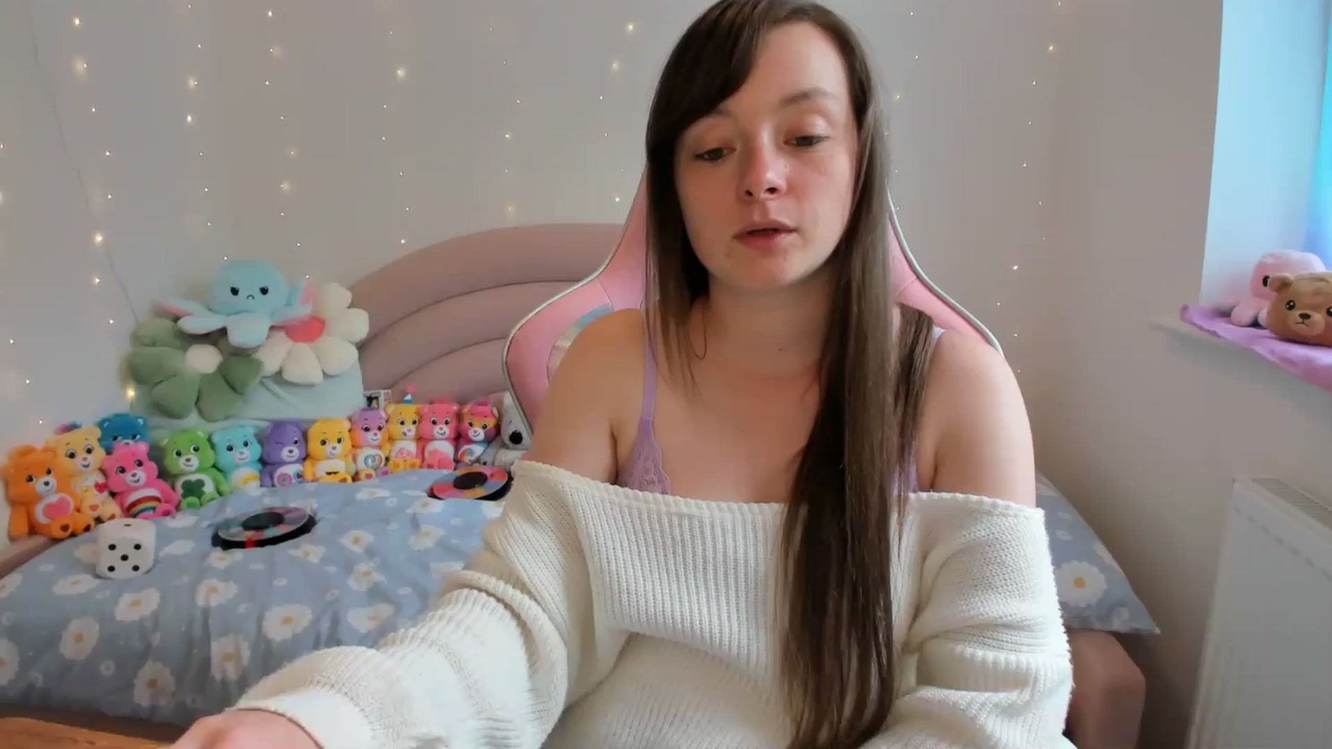 Gallery image thumbnail from JessieBear_'s myfreecams stream on, 08/22/2024, 15:35 image 5 of 20