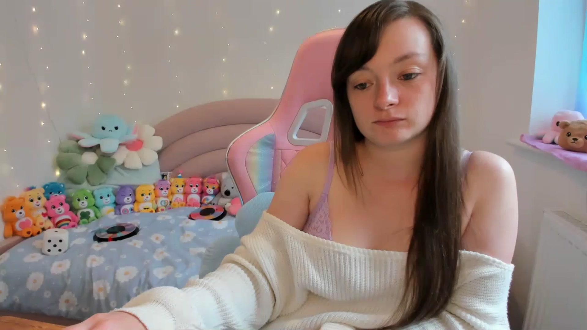 Gallery image thumbnail from JessieBear_'s myfreecams stream on, 08/22/2024, 15:35 image 7 of 20