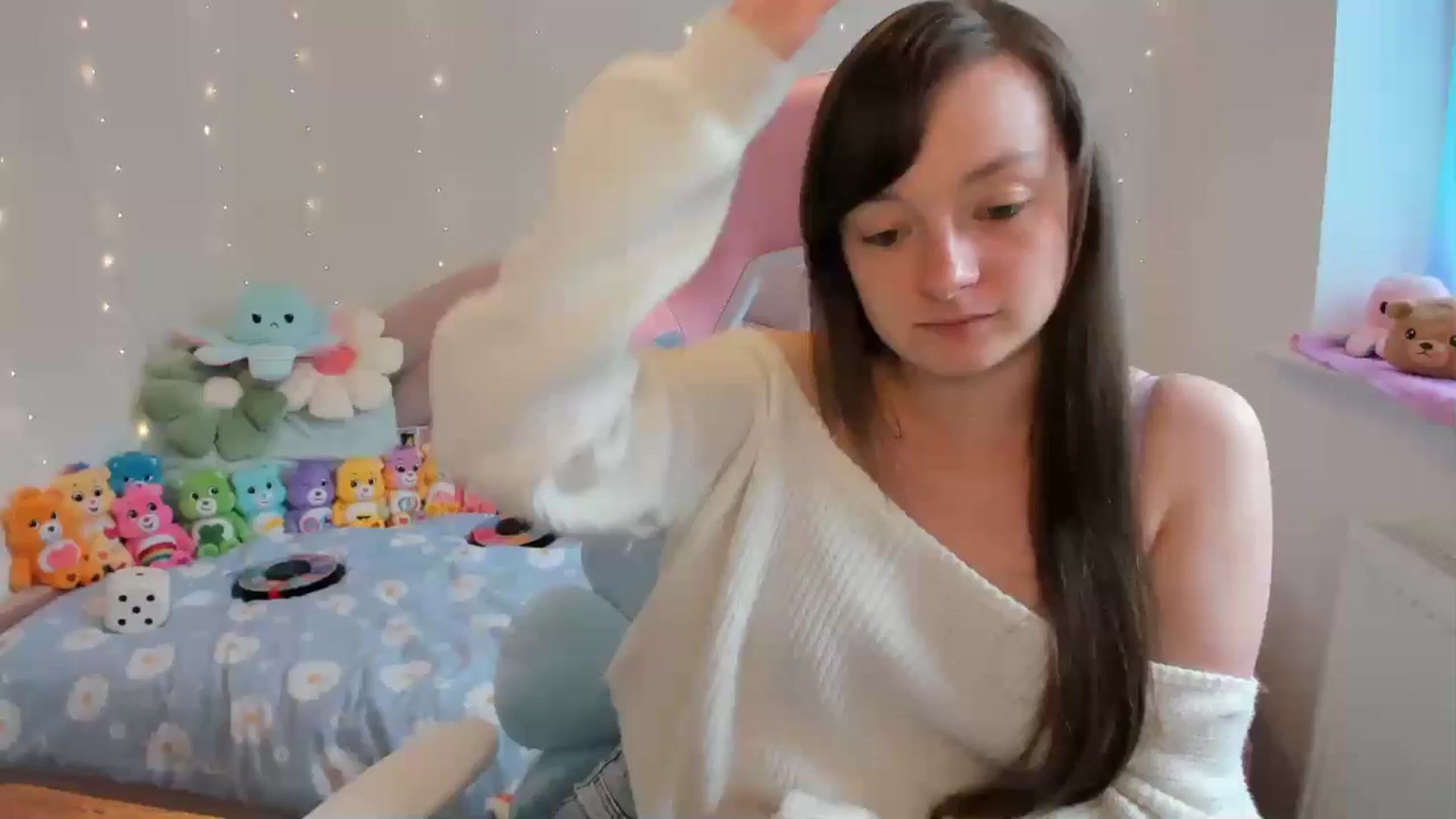 Gallery image thumbnail from JessieBear_'s myfreecams stream on, 08/22/2024, 15:35 image 8 of 20