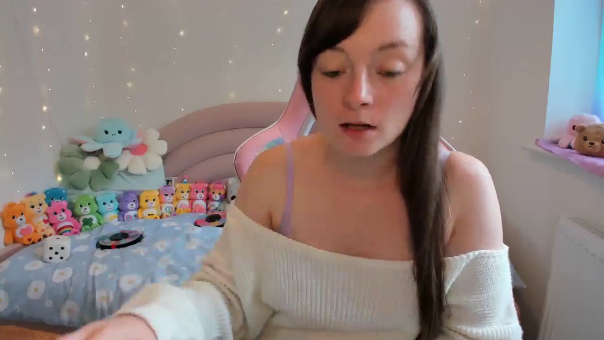 Gallery image thumbnail from JessieBear_'s myfreecams stream on, 08/22/2024, 15:35 image 9 of 20