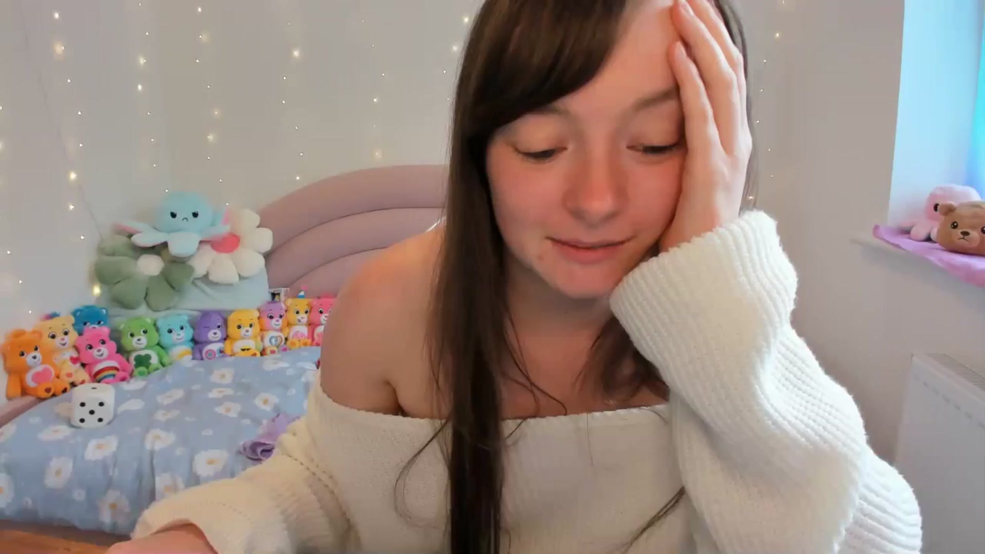 Gallery image thumbnail from JessieBear_'s myfreecams stream on, 08/22/2024, 16:34 image 6 of 20